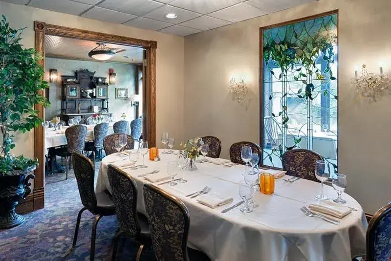 Restaurant/places to eat in Nicollet Island Inn Restaurant/places to eat in Nicollet Island Inn