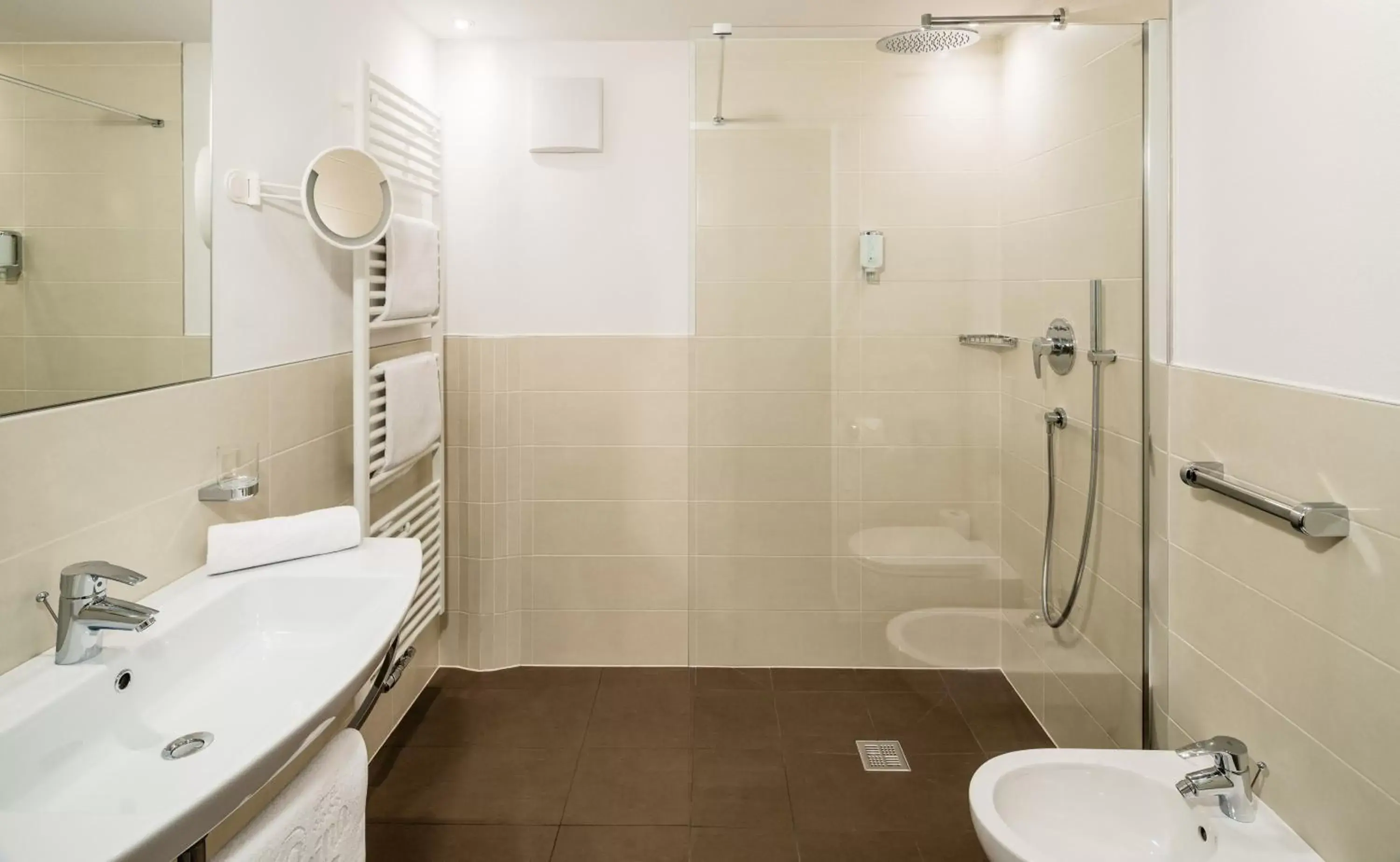 Bathroom in Hotel Almina