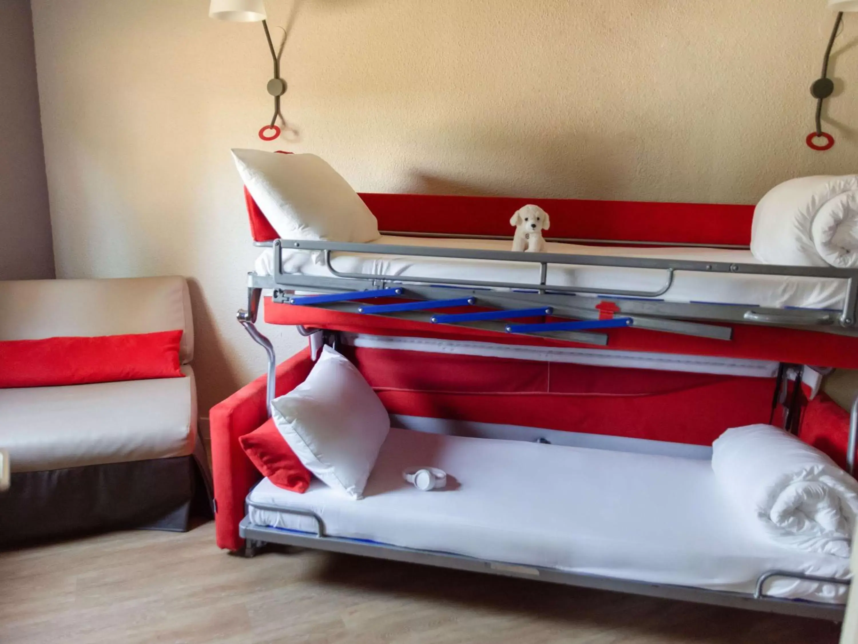 Bedroom, Bunk Bed in Hotel ibis Narbonne