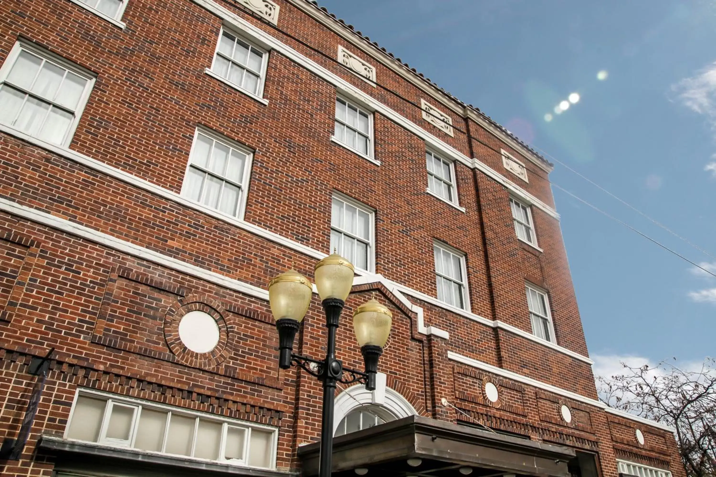 Facade/entrance, Property Building in Hassayampa Inn