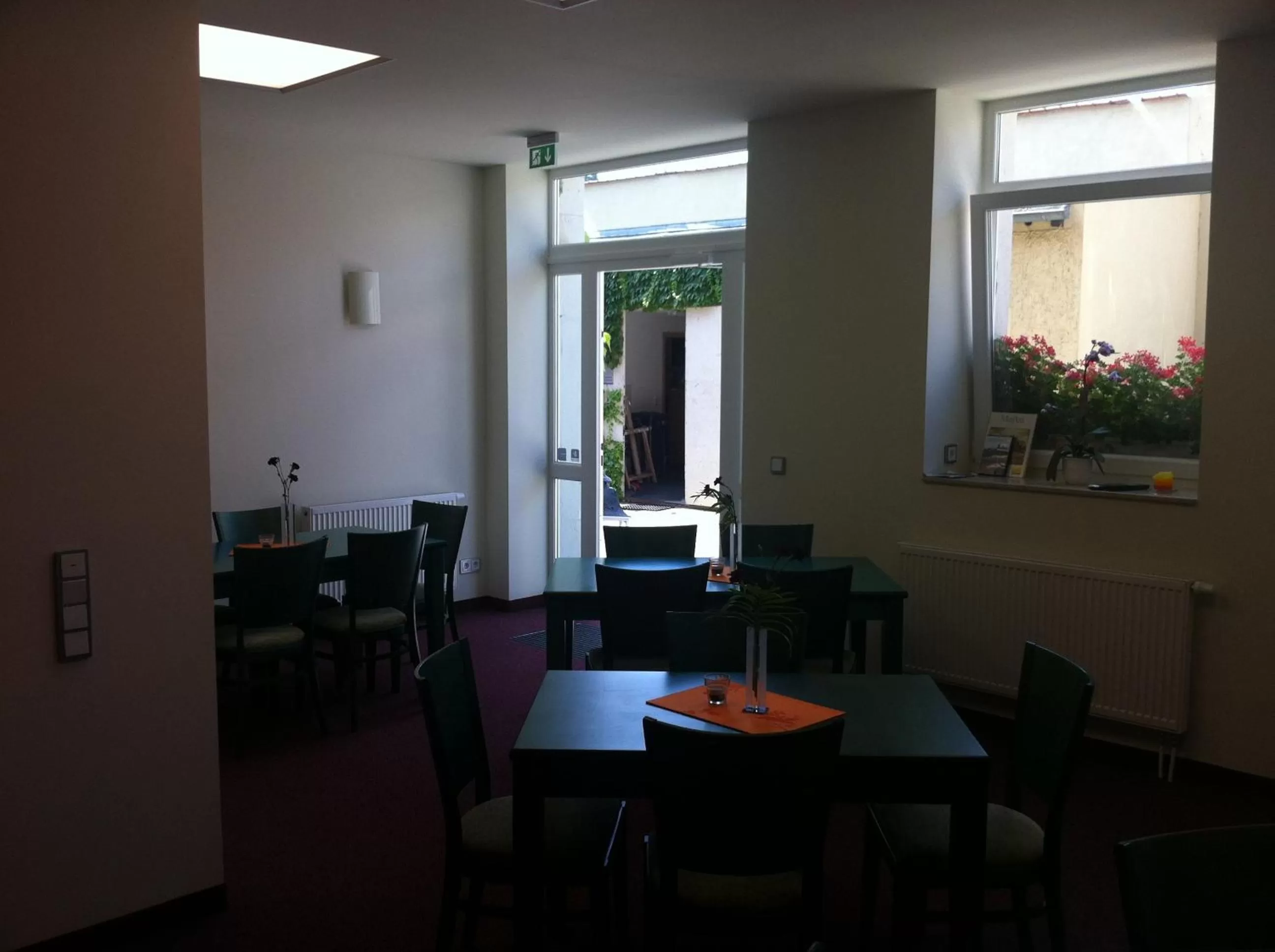 Restaurant/places to eat in Pension an der Porzellan-Manufaktur