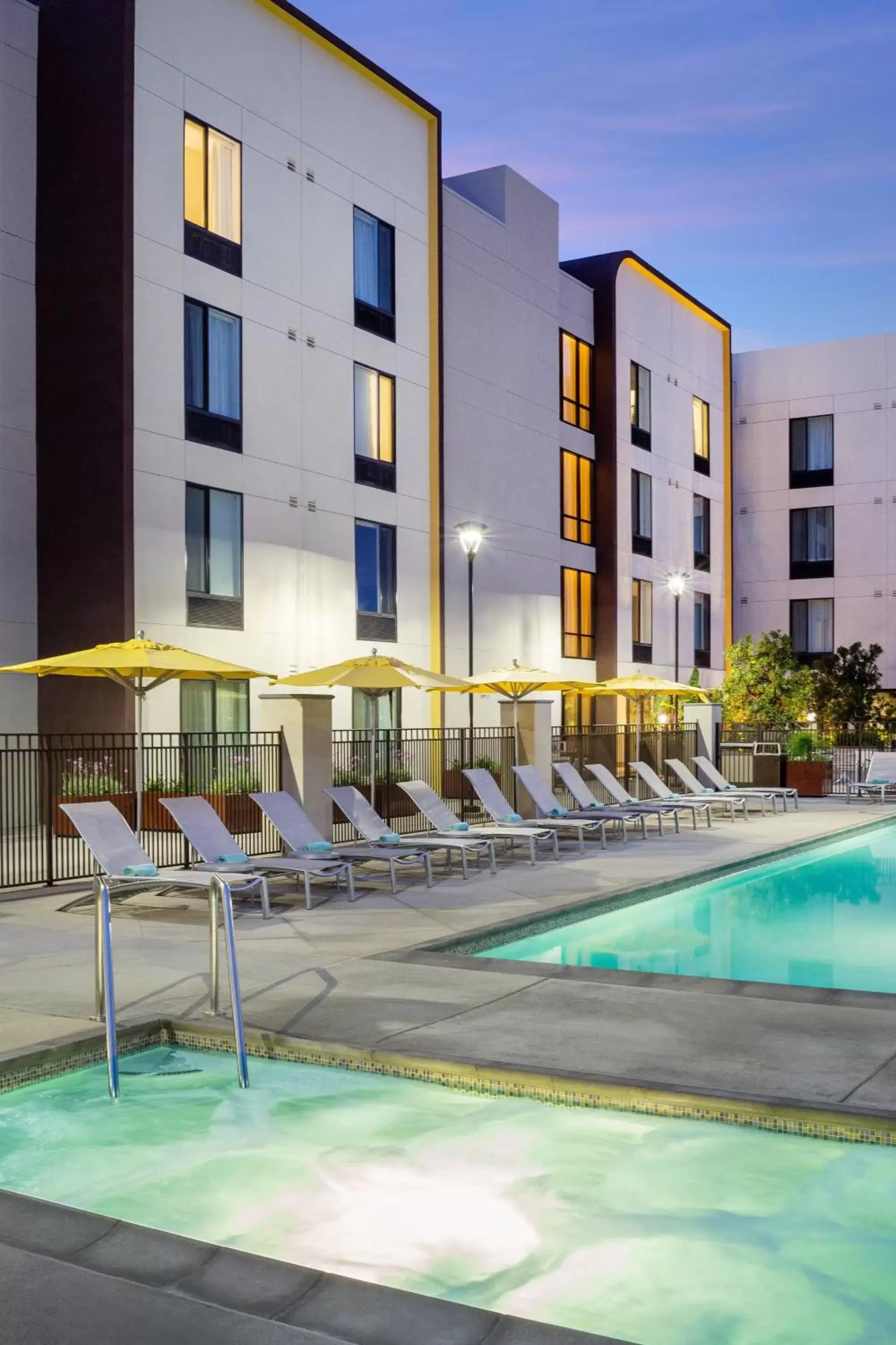 Swimming Pool in SpringHill Suites by Marriott Los Angeles Burbank/Downtown