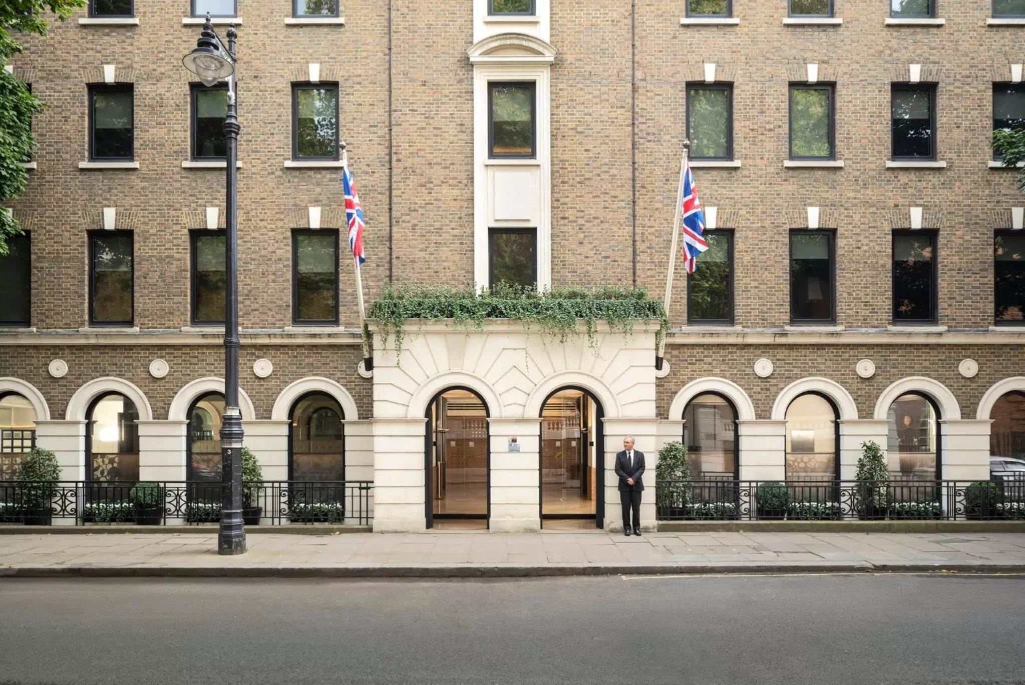 Property building in COMO The Halkin