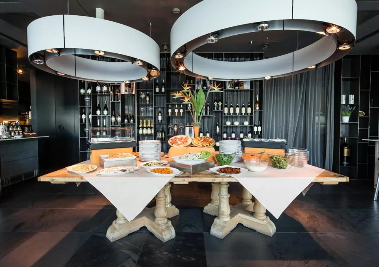 Restaurant/places to eat in B&b Cityfair