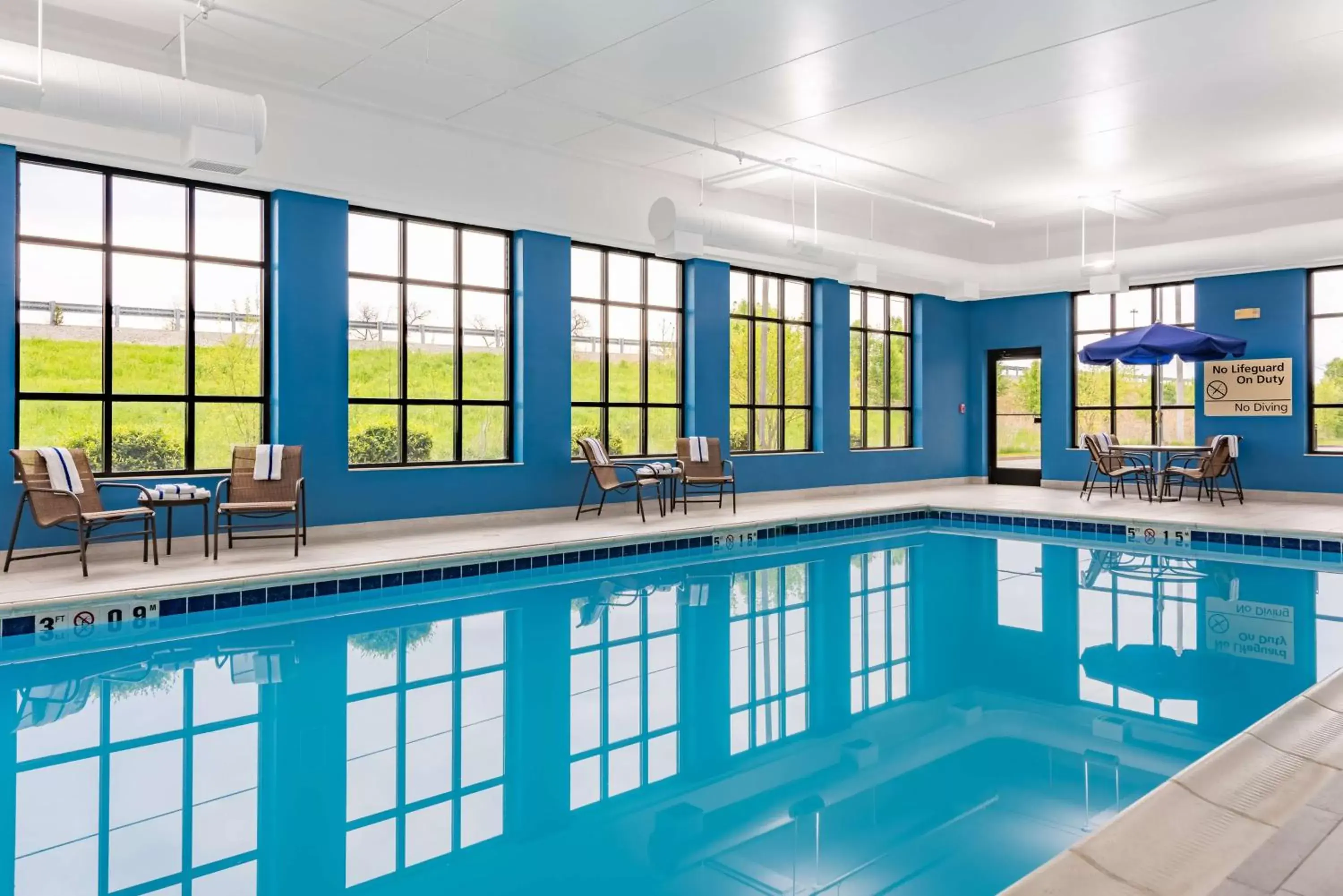 Pool view, Swimming Pool in Hampton Inn & Suites Hopkinsville