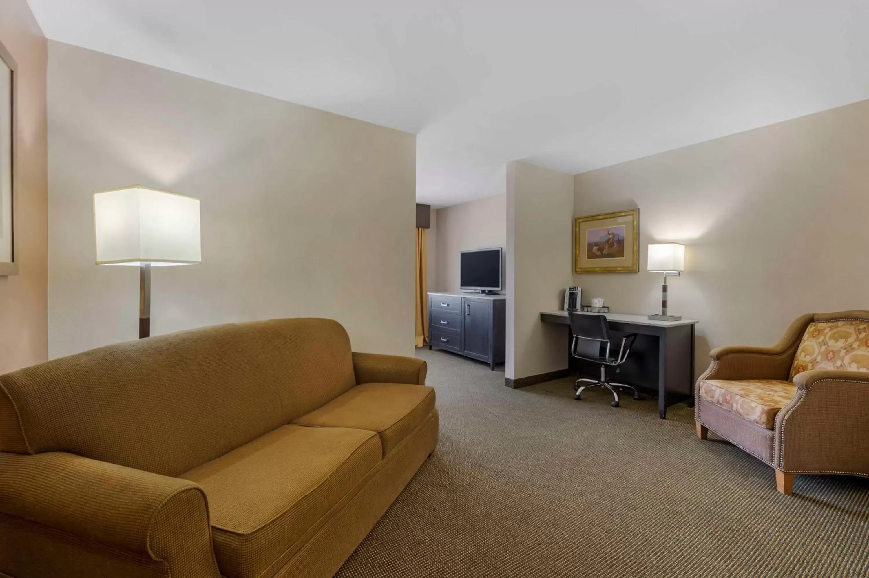 Bedroom, Seating Area in Best Western Plus Country Inn & Suites