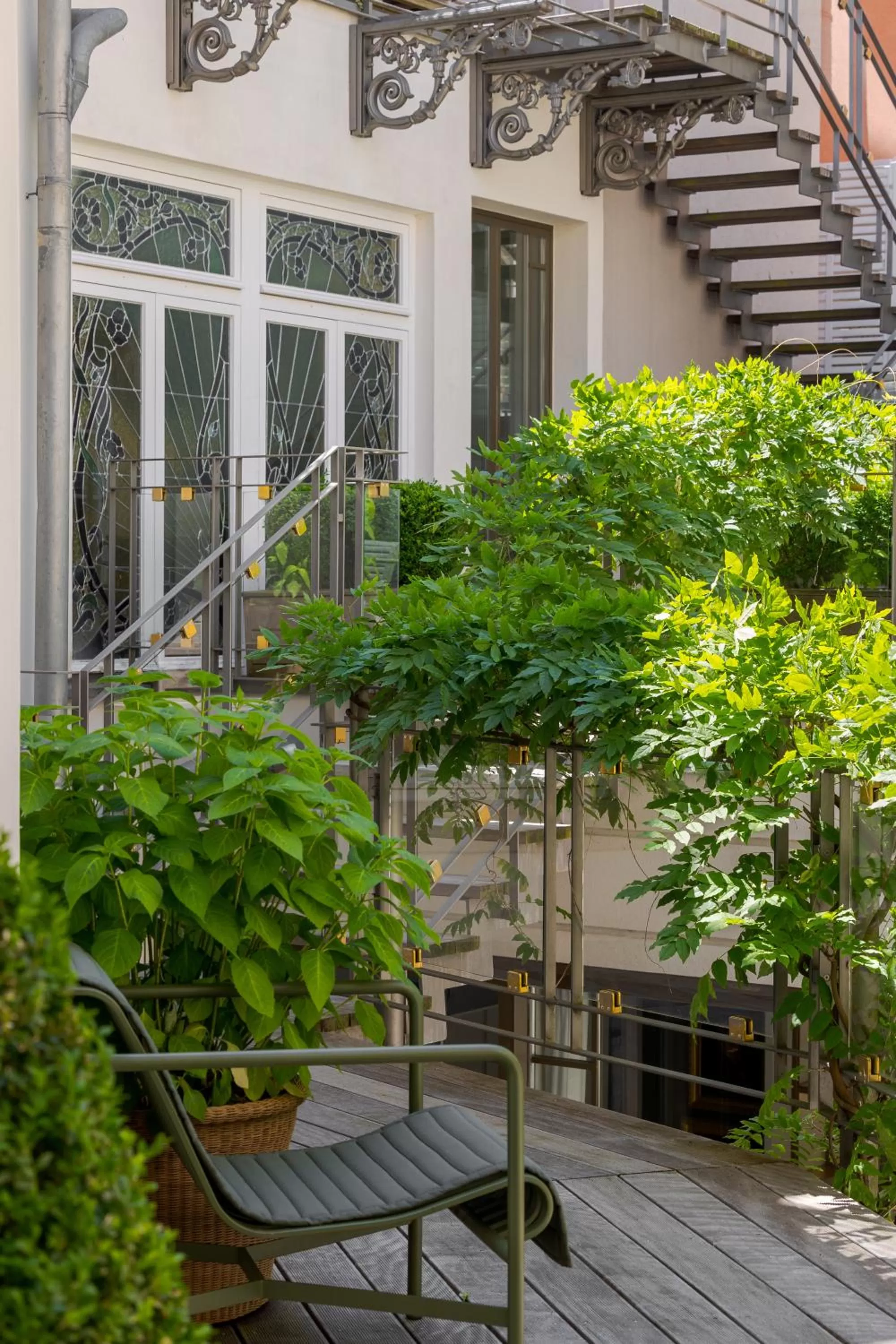 Property building in Hotel Le Place d'Armes - Relais & Châteaux