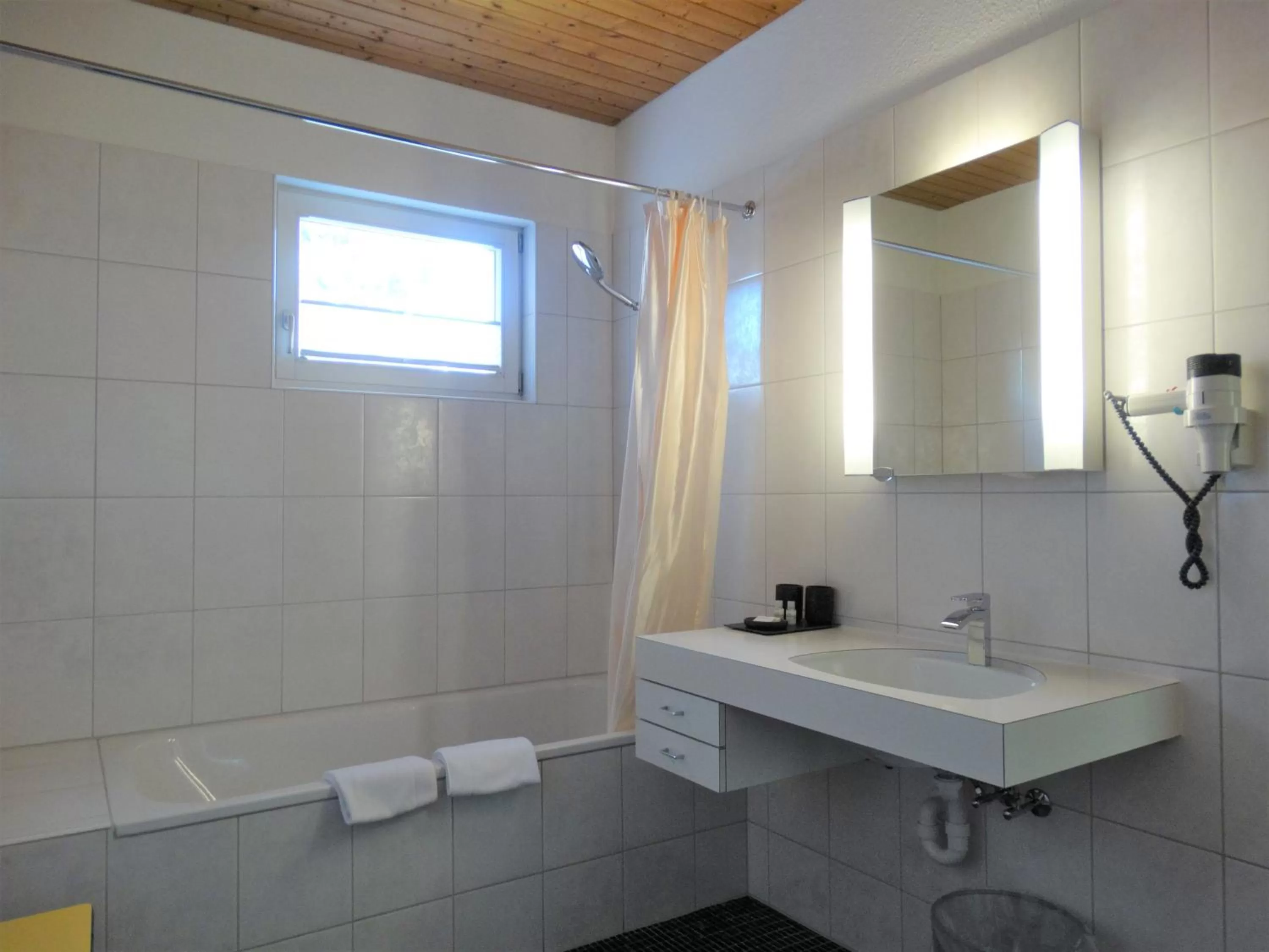 Bathroom in Hotel Bündnerhof