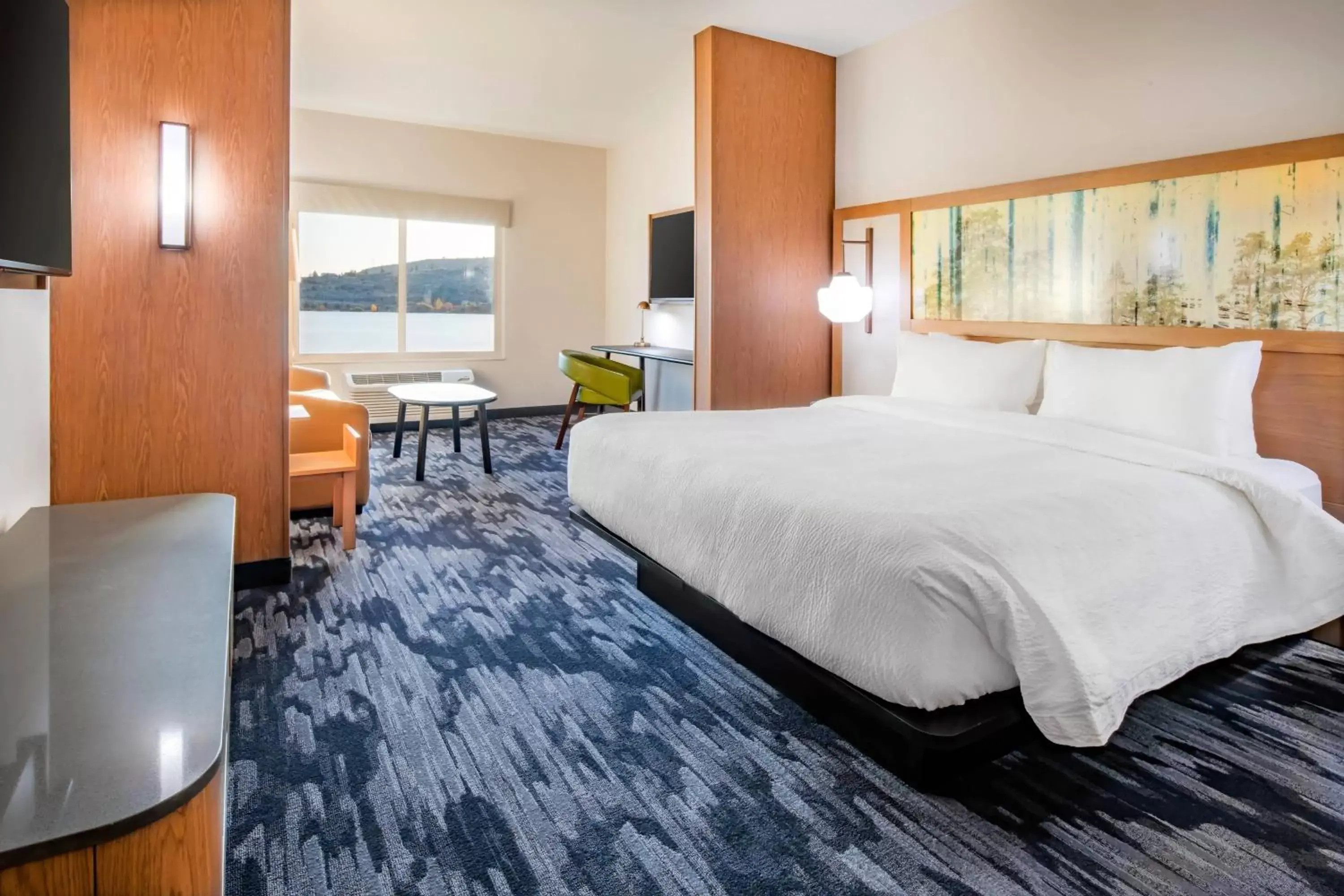Bedroom, Bed in Fairfield Inn & Suites by Marriott Klamath Falls