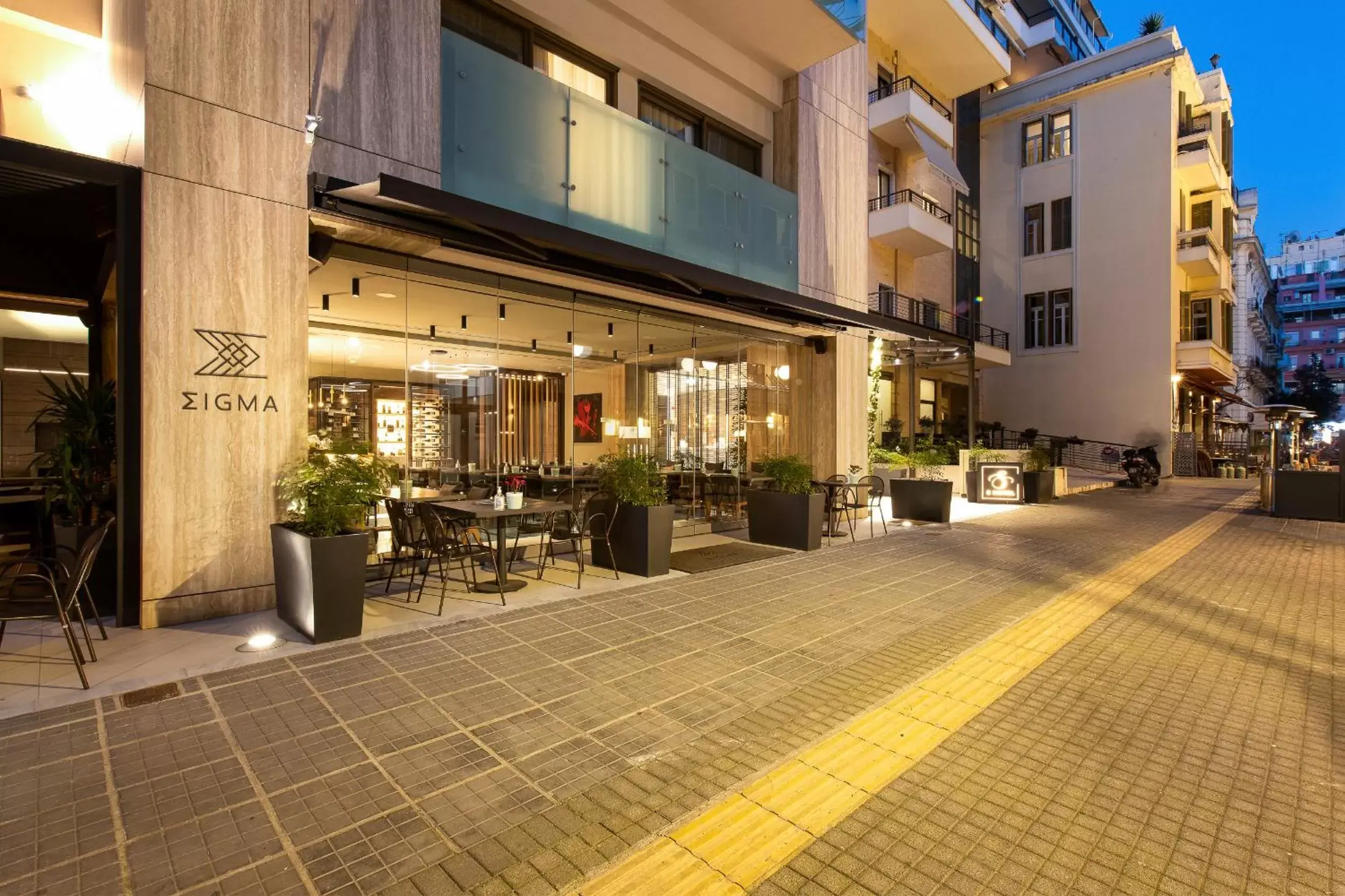Restaurant/places to eat in S Hotel Boutique Thessaloniki