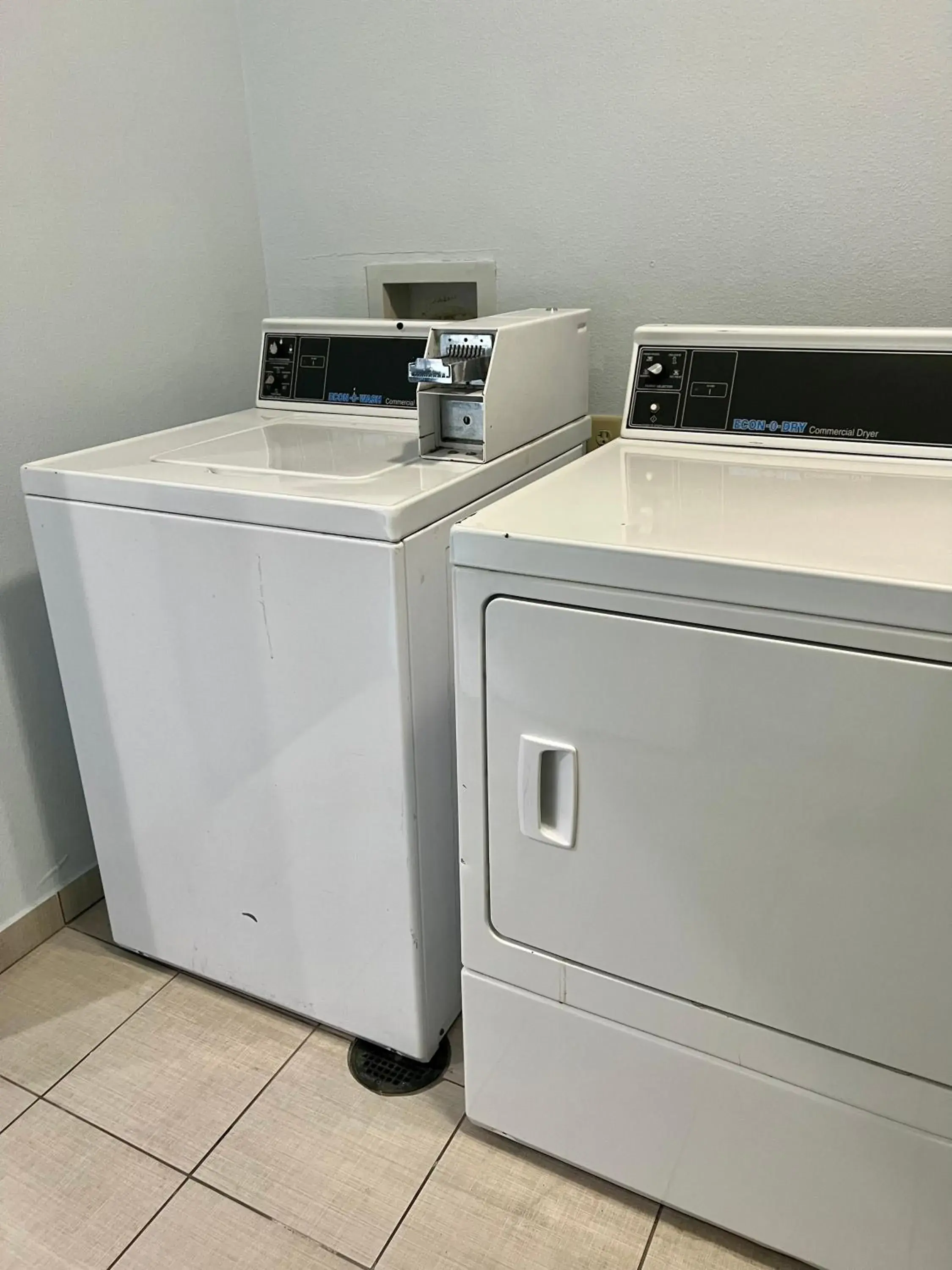 laundry, Kitchen/Kitchenette in Americas Best Value Inn Sulphur