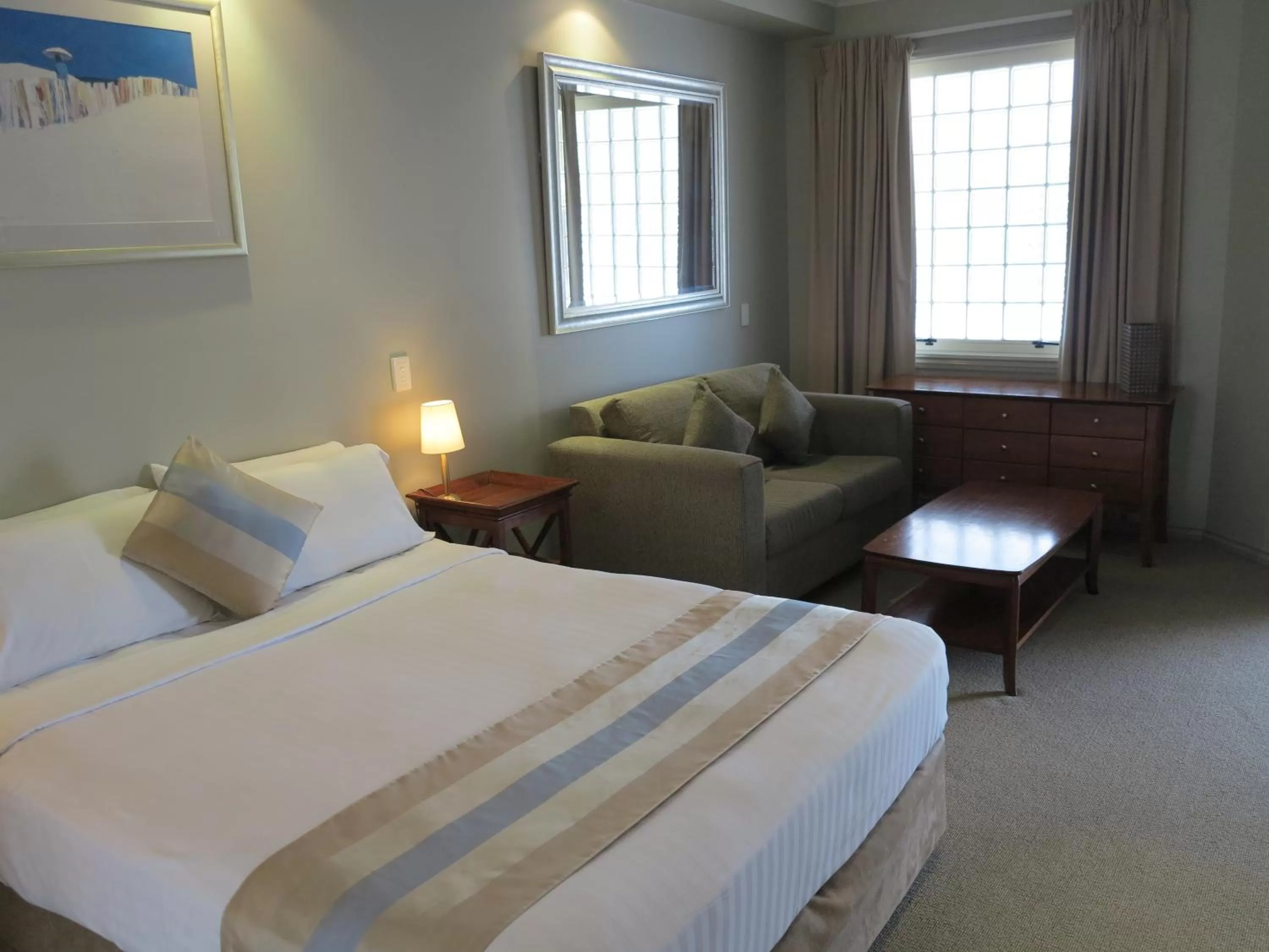 Bed in Shangri-La Gardens