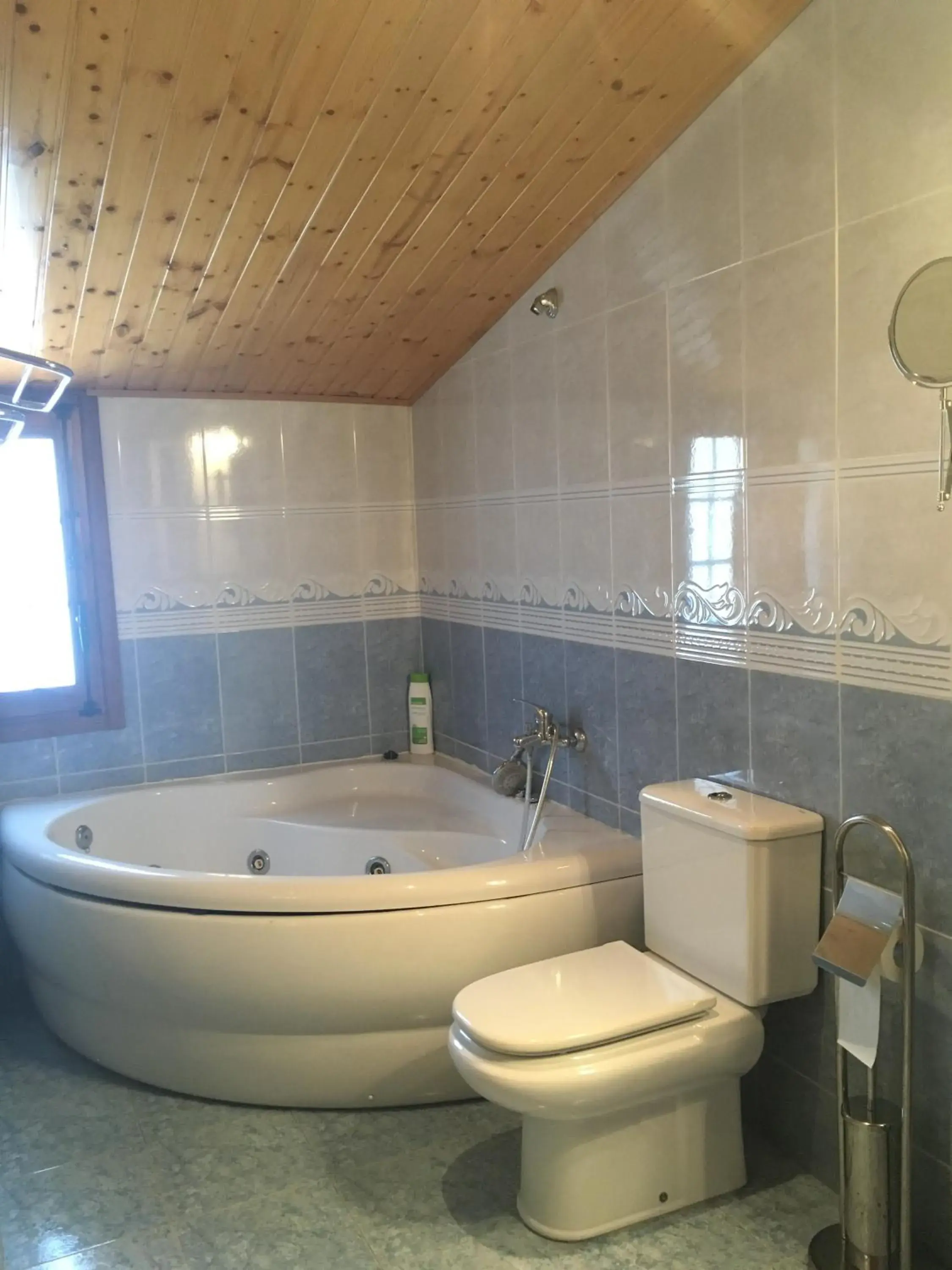 Bathroom in Hotel Rural Camino Medulas