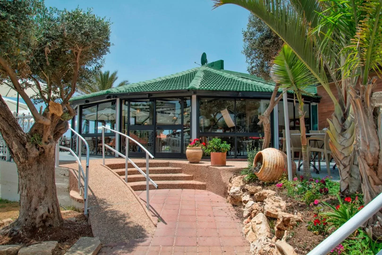 Restaurant/places to eat in אבני החושן- Avnei Hoshen