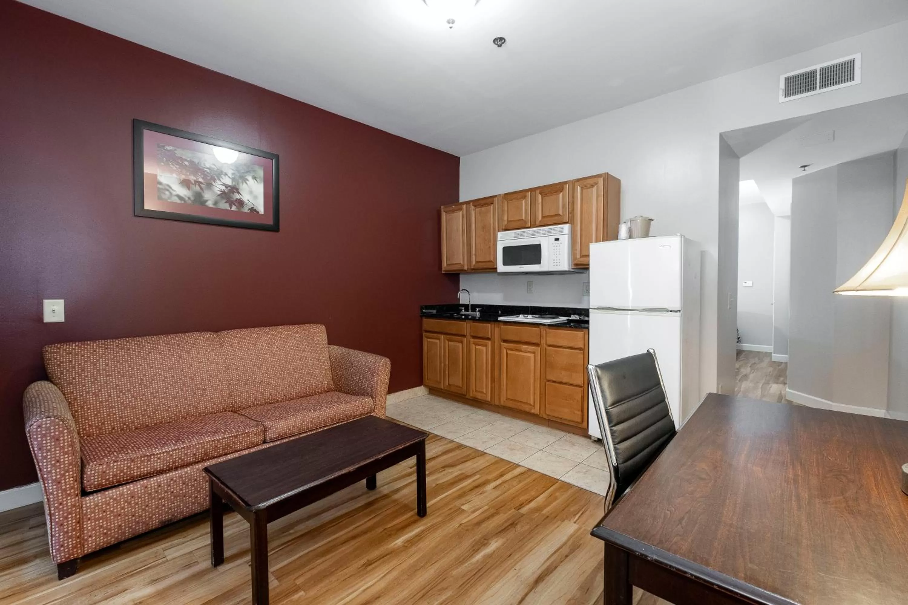 Bedroom in Red Roof Inn & Suites Wilson