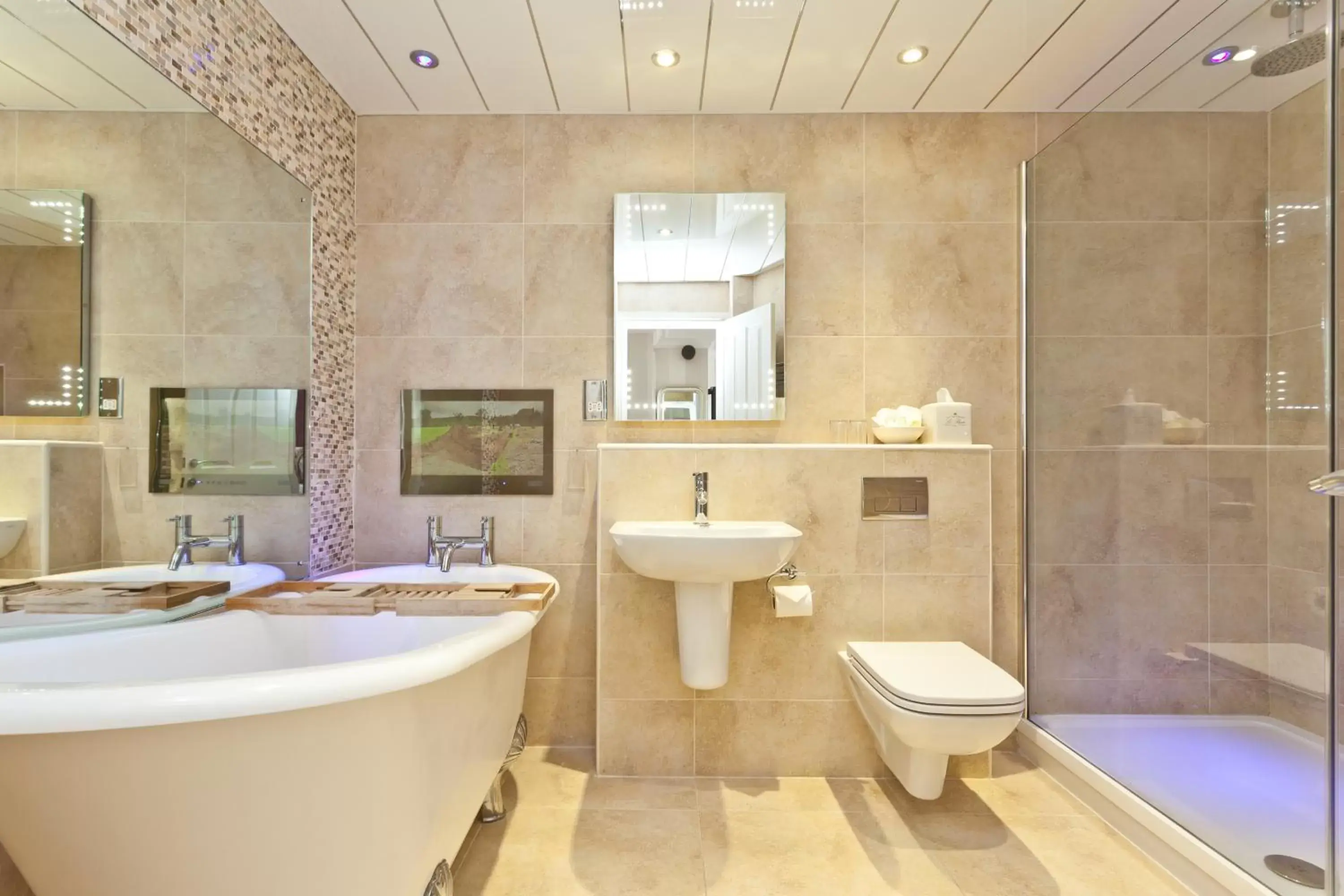 Bathroom in Hillthwaite Hotel