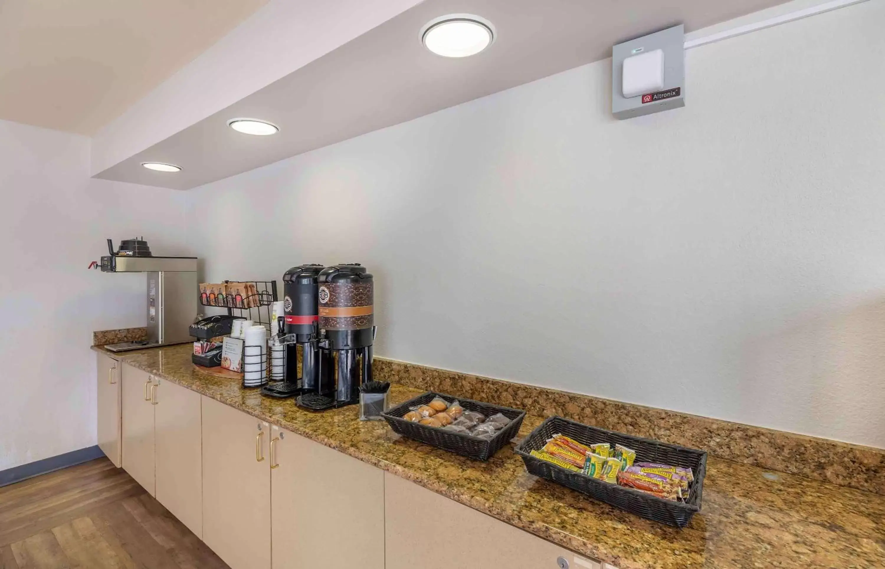 Breakfast in Extended Stay America Suites - Denver - Tech Center South - Greenwood Village