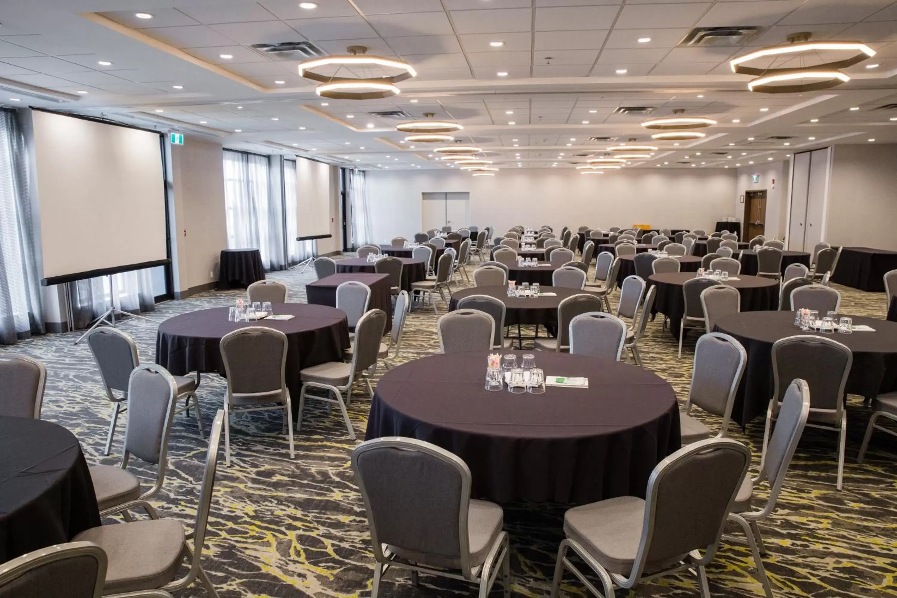 Banquet/Function facilities in Holiday Inn Hotel & Suites Calgary South - Conference Ctr, an IHG Hotel