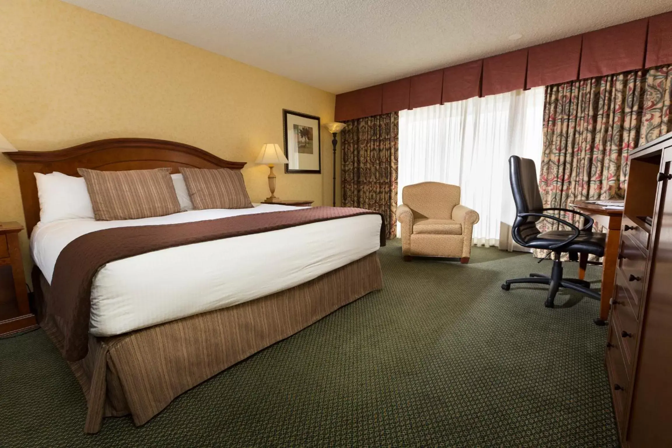 Bed in Red Lion Hotel Yakima Center