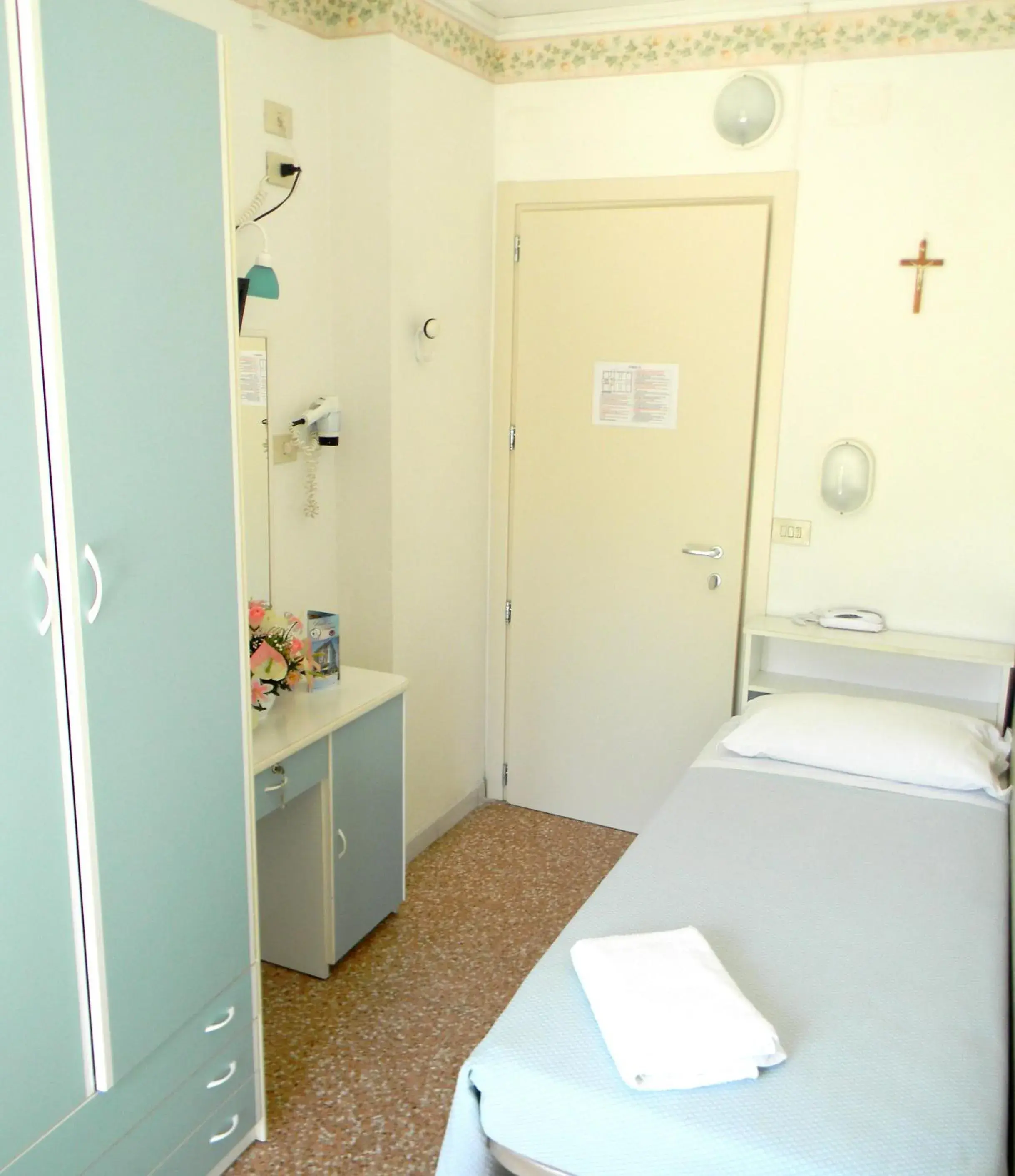 Single Room in Hotel Urania Nuova Gestione Single Room in Hotel Urania Nuova Gestione