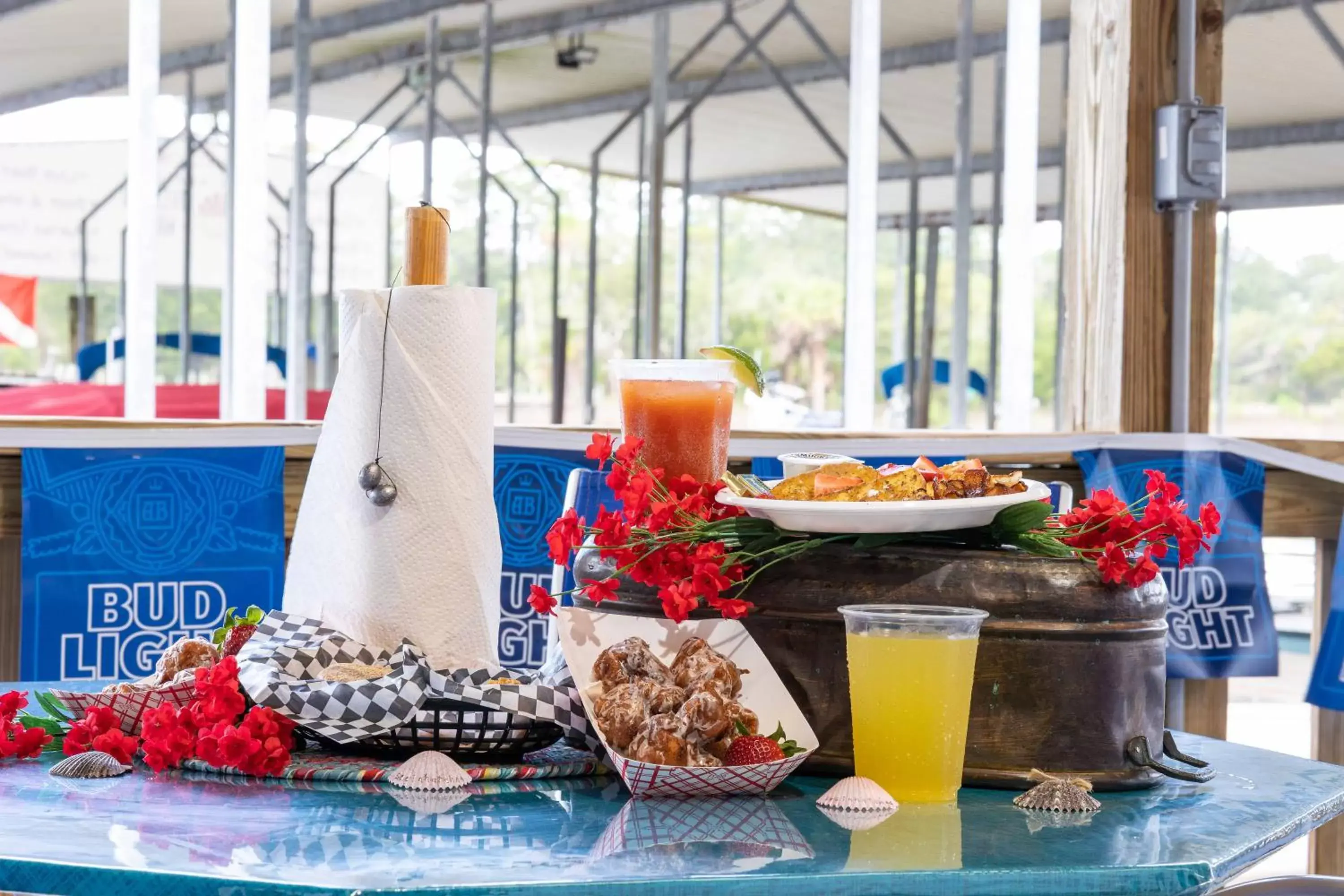 Food and drinks in Steinhatchee River Inn and Marina