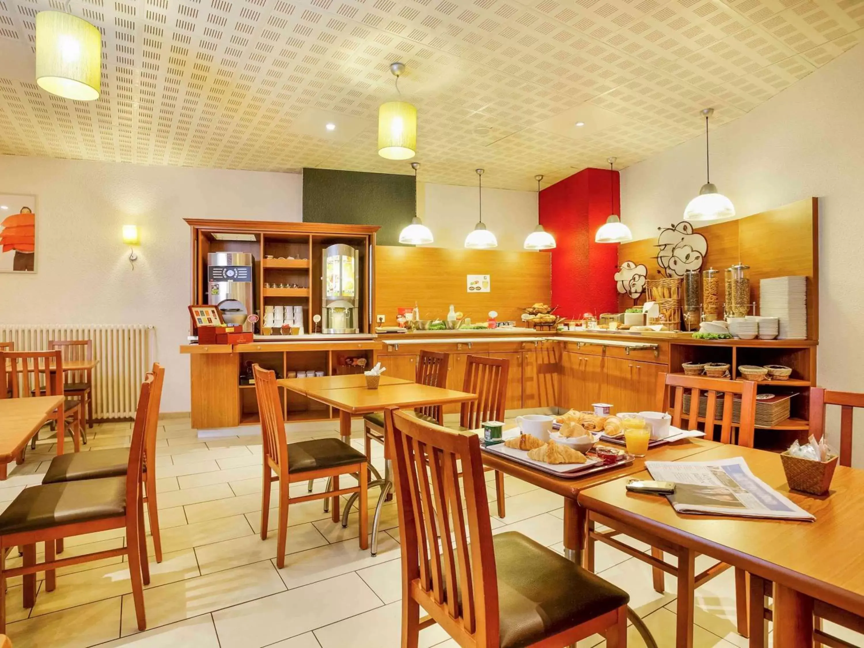 Restaurant/Places to Eat in Ibis Brive Centre