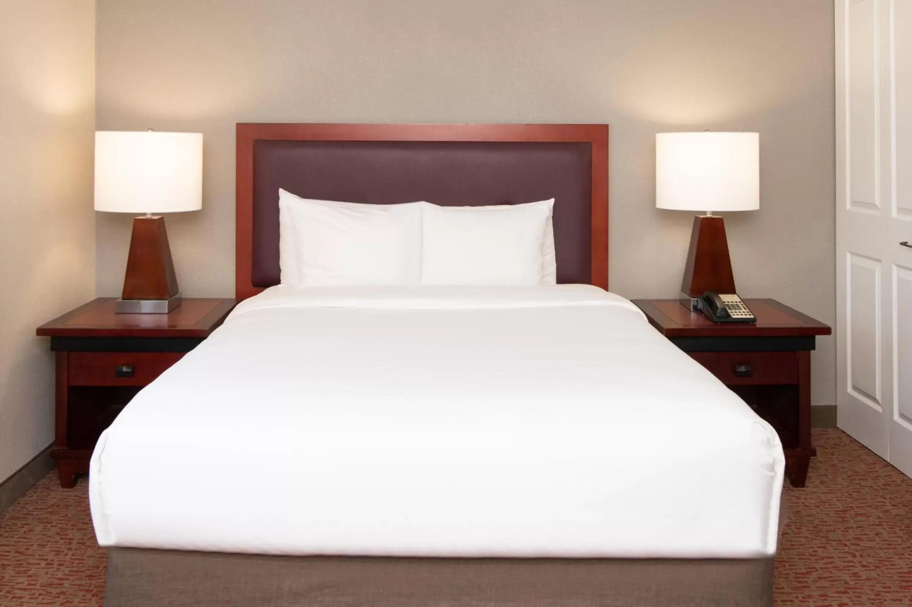 Bedroom, Bed in Larkspur Landing South San Francisco-An All-Suite Hotel