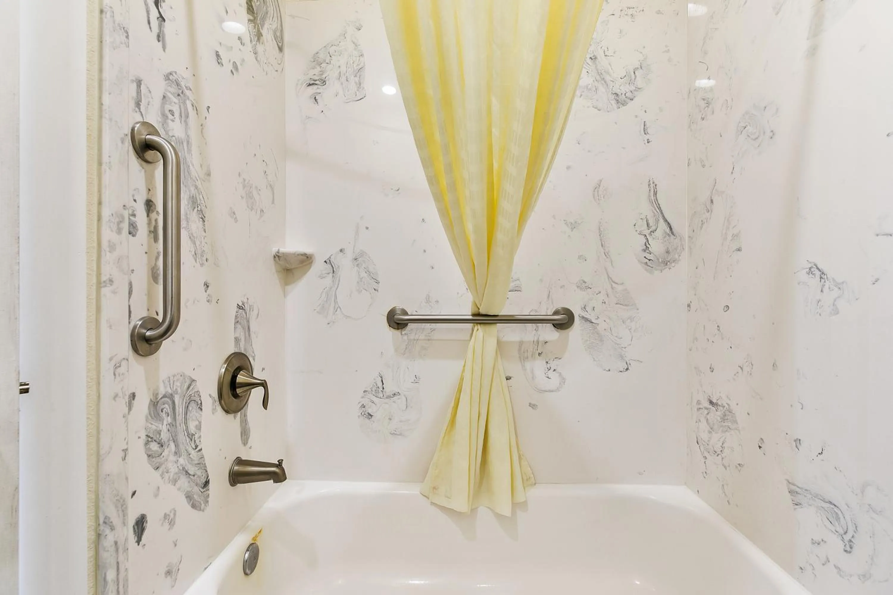 Bathroom in Lighthouse Inn