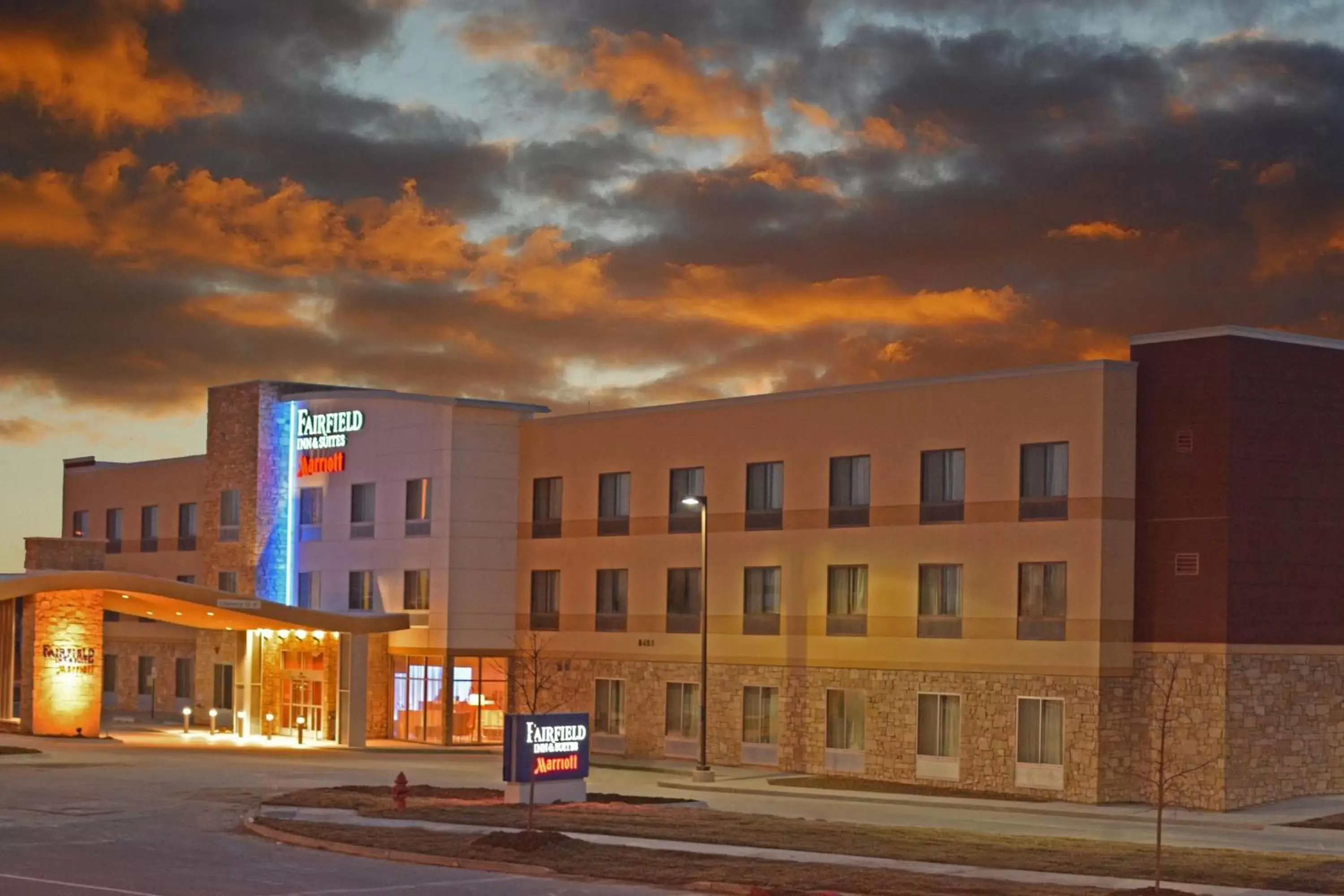 Property Building in Fairfield Inn & Suites by Marriott Lincoln Southeast