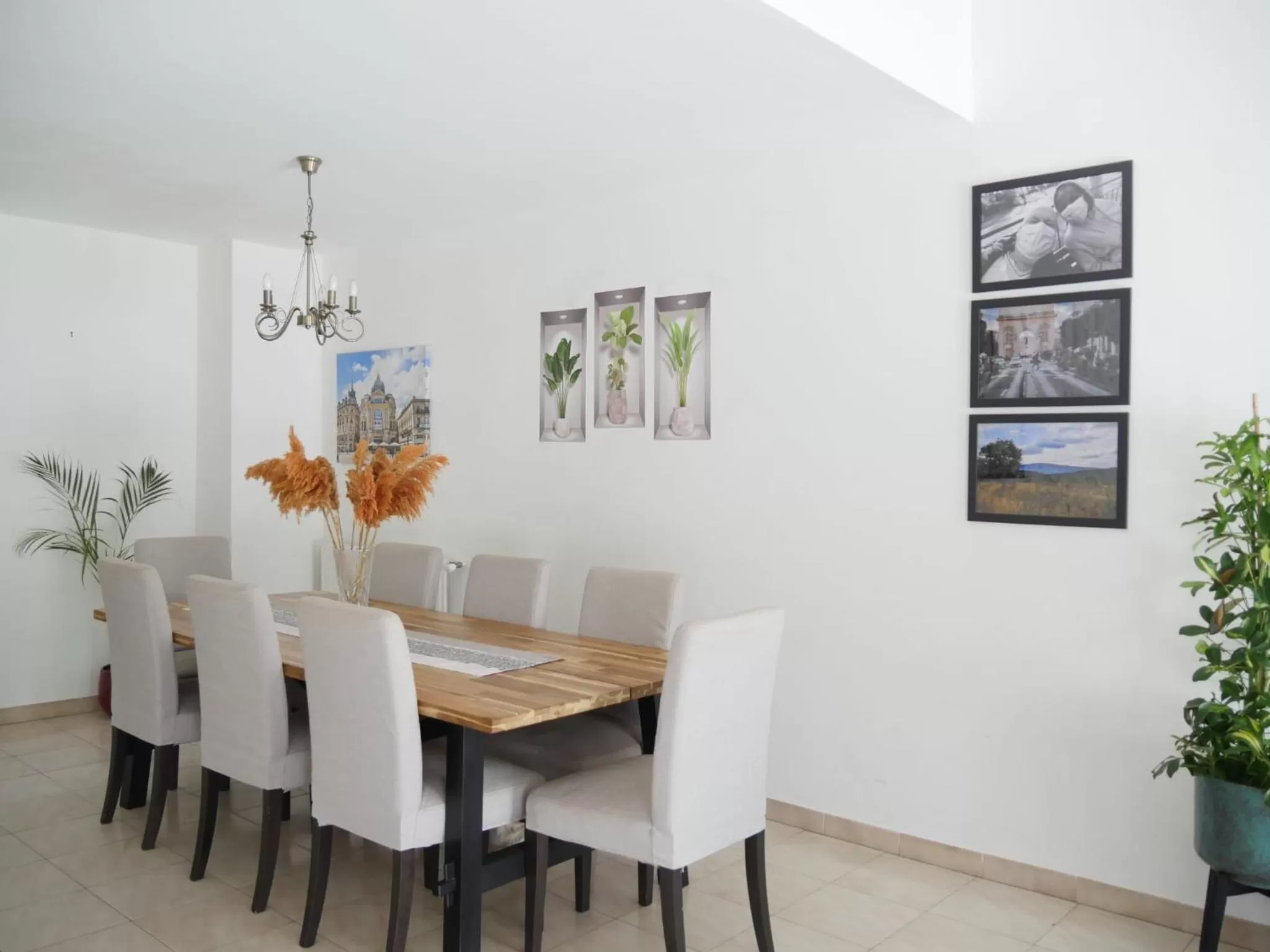 Decorative detail, Dining Area in Private ROOM
