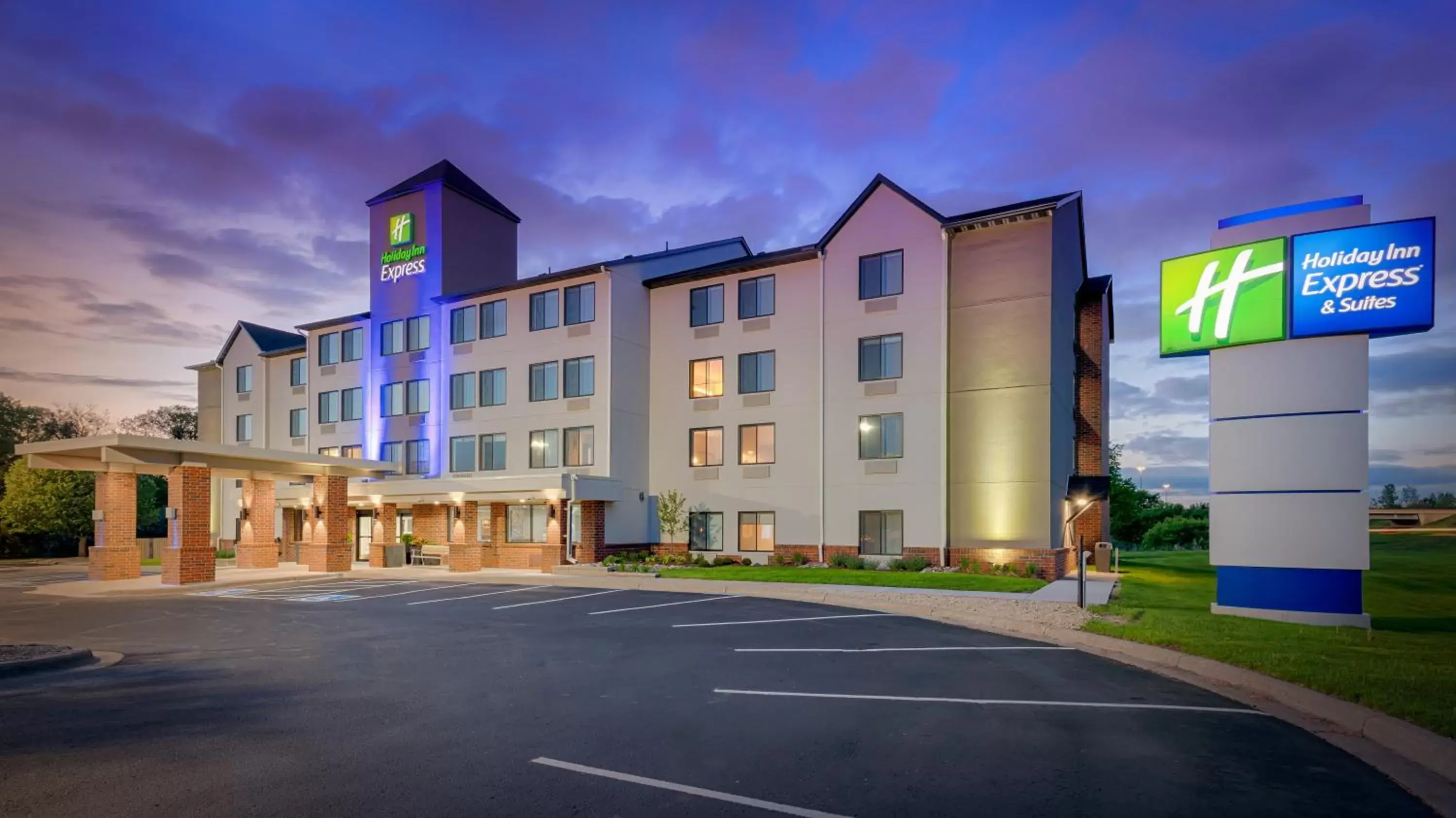 Property building in Holiday Inn Express Hotel & Suites Coon Rapids - Blaine Area, an IHG Hotel