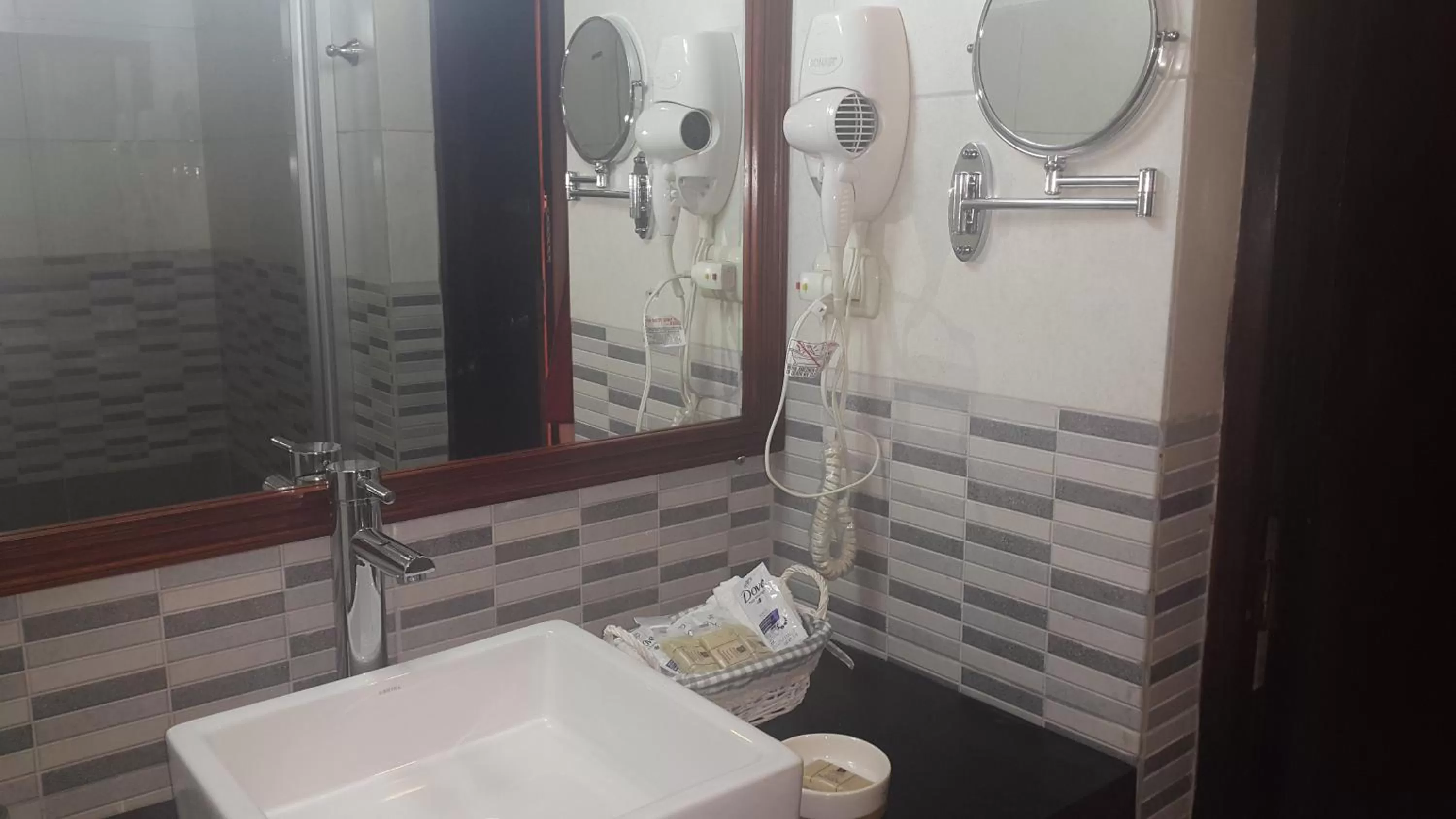 Bathroom in Hotel El Maltese