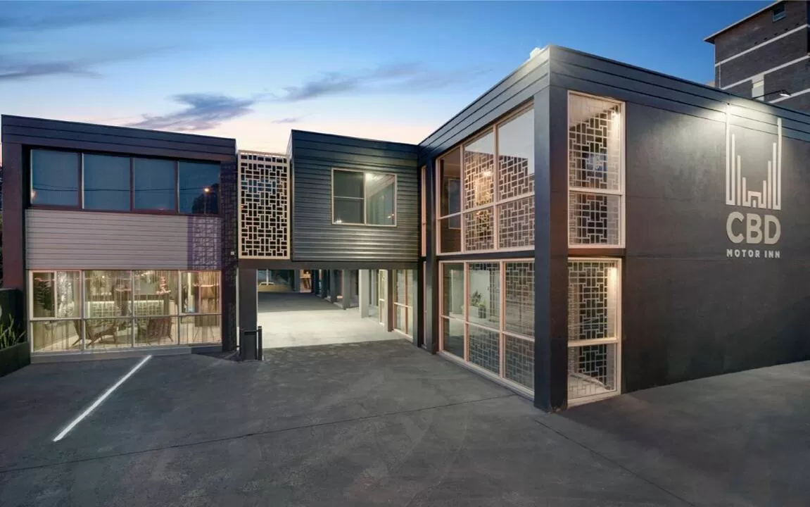 Facade/entrance in CBD Motor Inn