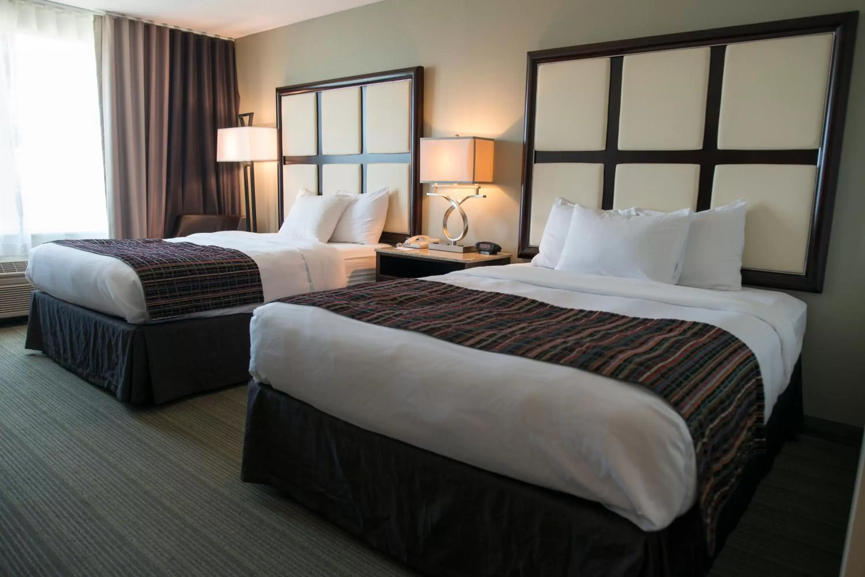 Bed in Country Inn & Suites by Radisson, Effingham, IL