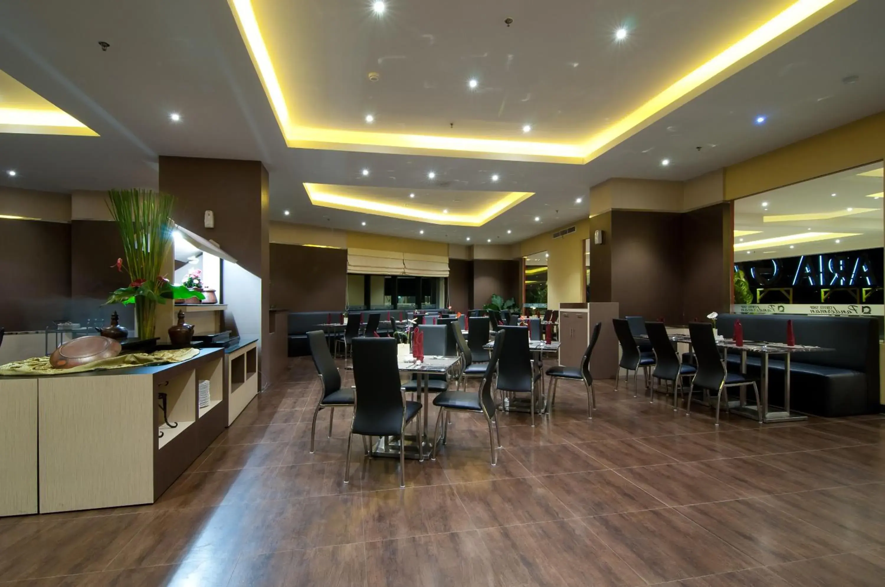 Restaurant/Places to Eat in Aria Gajayana Hotel