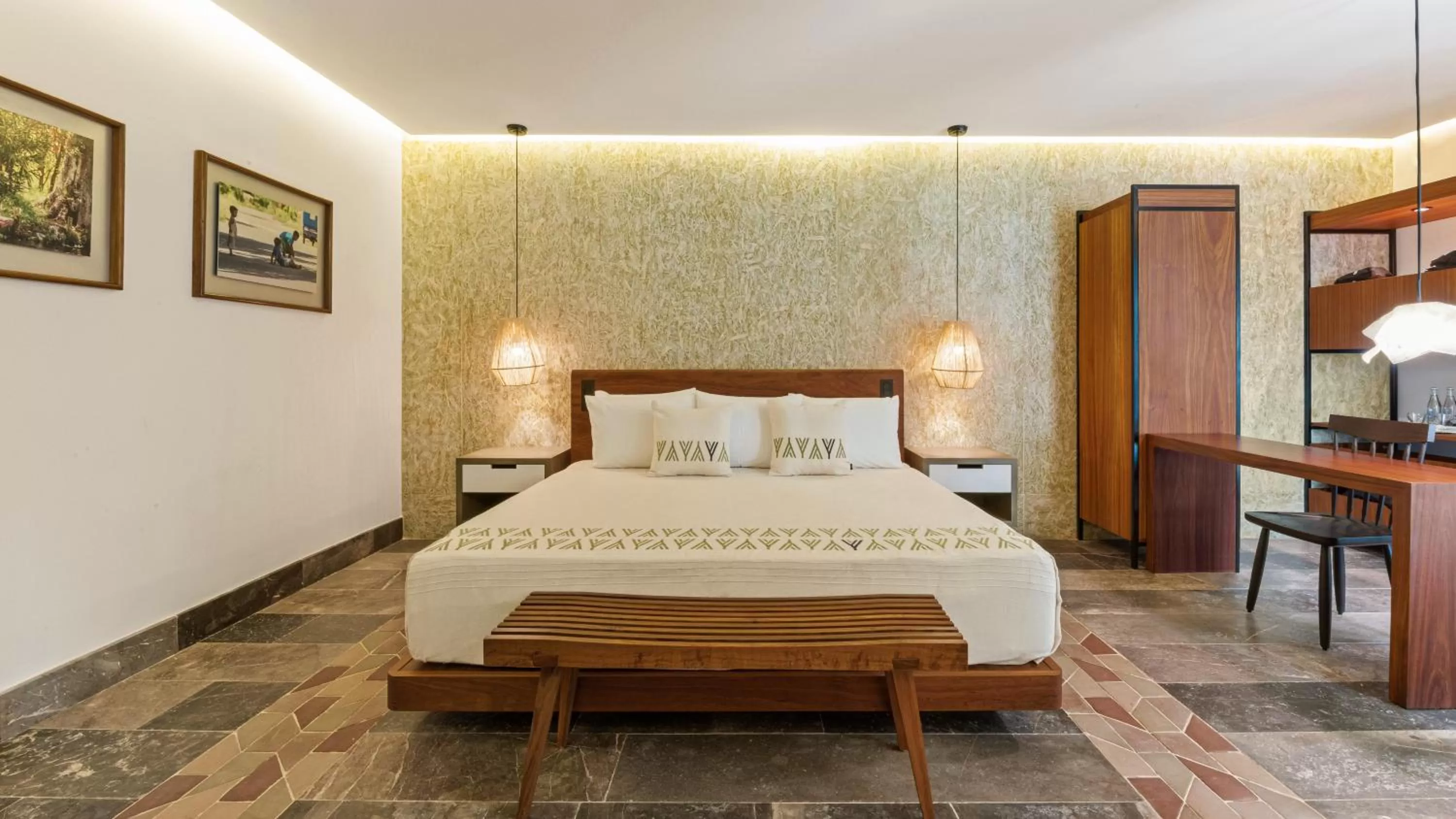 Photo of the whole room, Bed in Las Brisas Merida