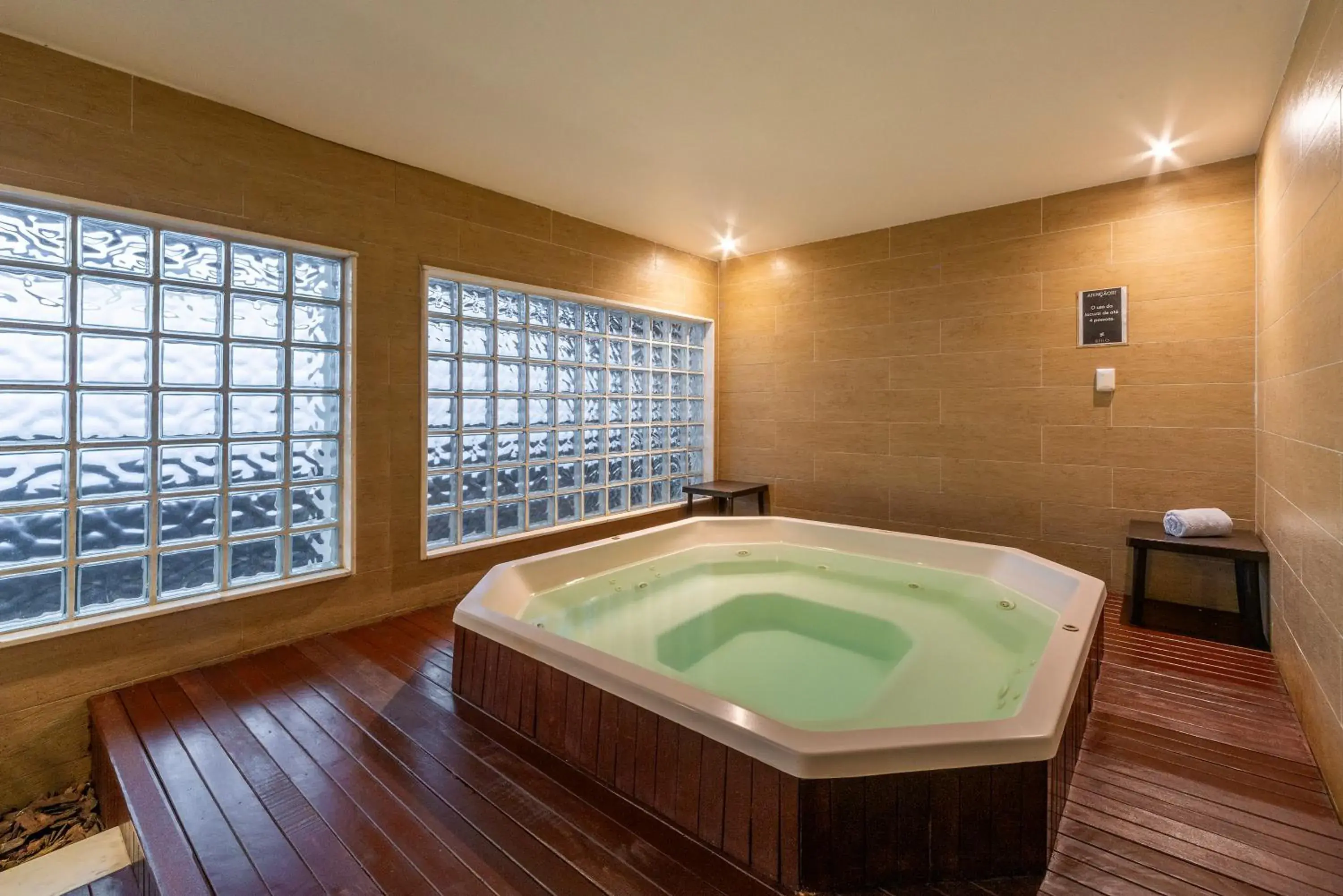 Hot Tub in Hotel Laghetto Stilo Barra