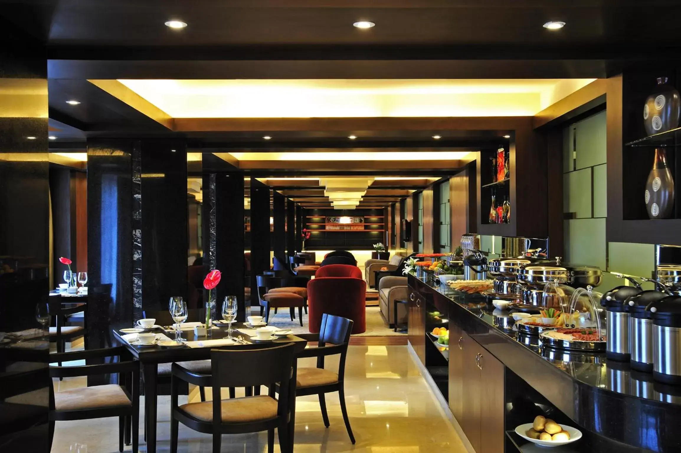 Restaurant/Places to Eat in Taj Club House