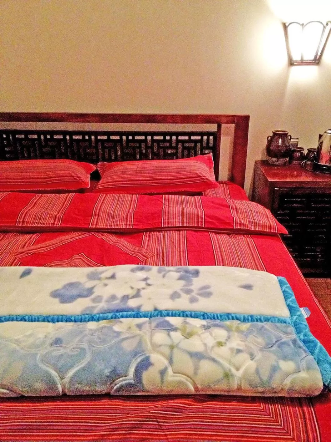 Decorative detail, Bed in The Lily Pad Inn