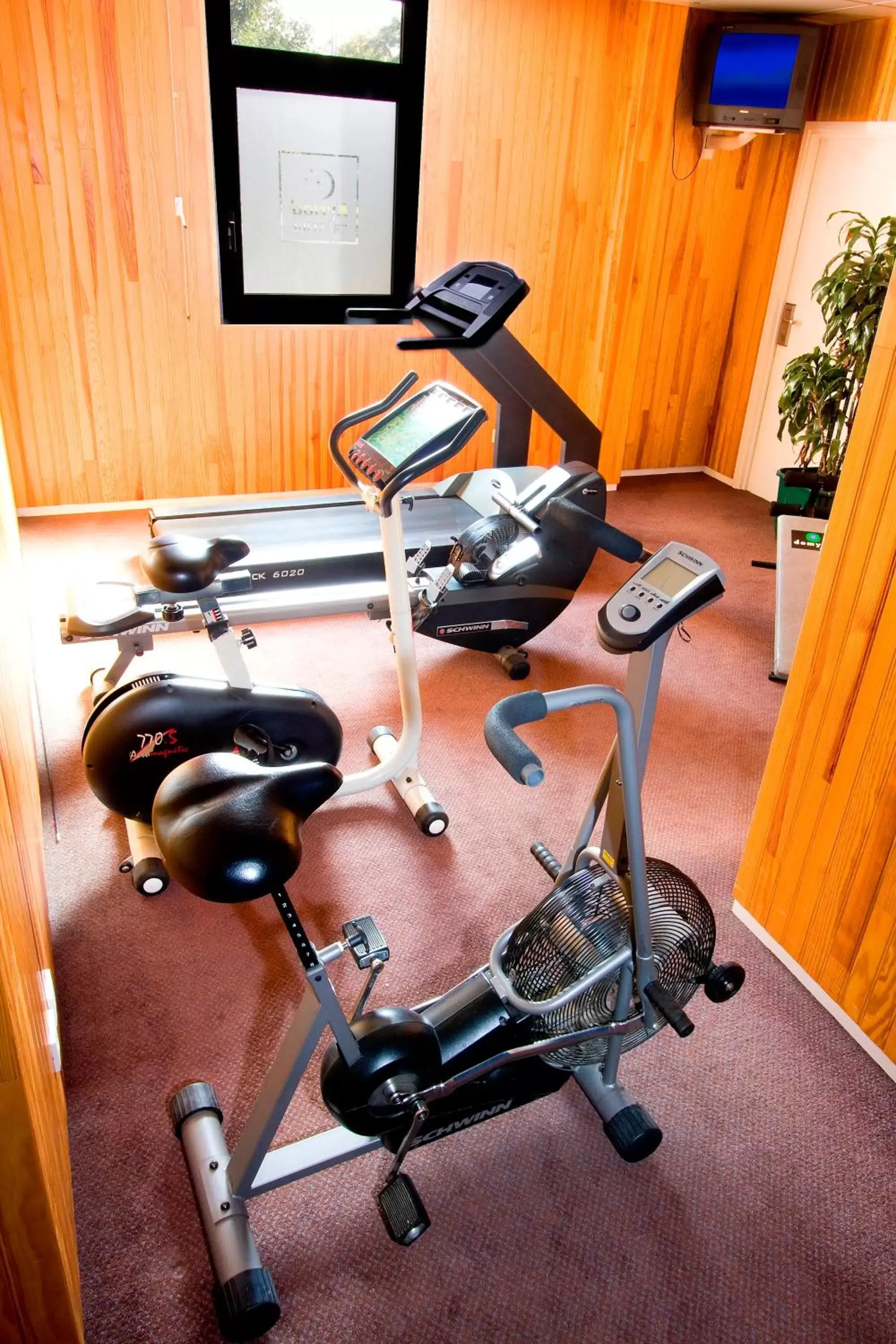 Fitness centre/facilities, Fitness Center/Facilities in Campanile Blanc-Mesnil