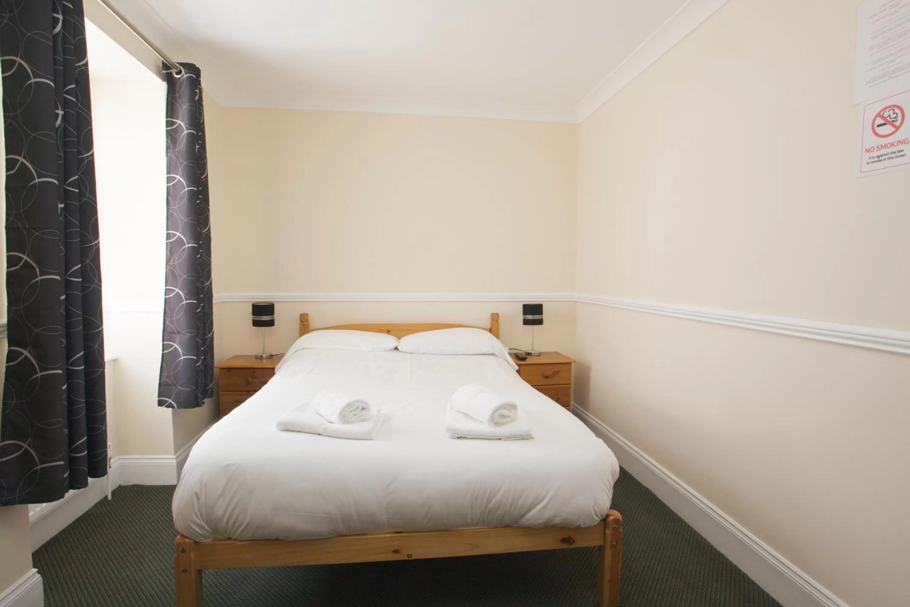 Bedroom in All Seasons Lodge Hotel