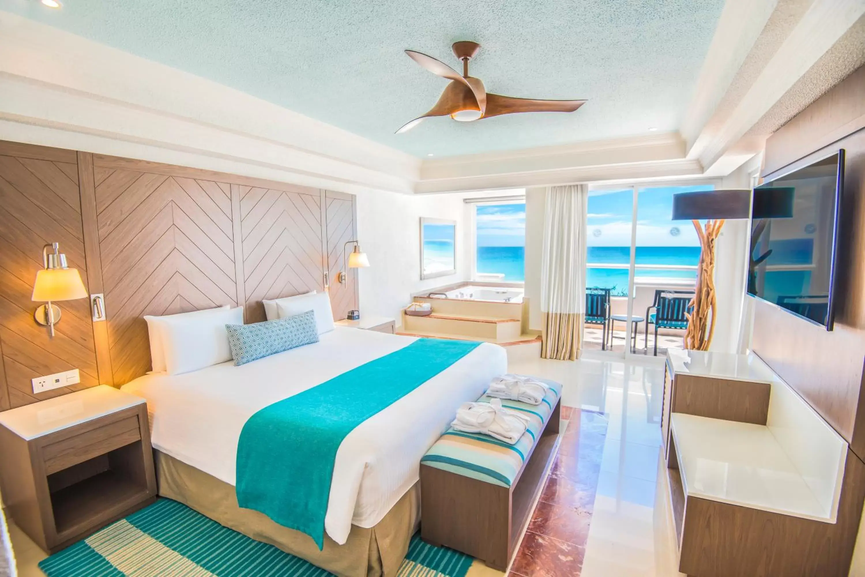 Hot Tub in Wyndham Alltra Cancun All Inclusive Resort