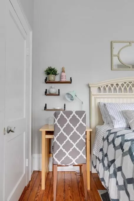 Dining Area in G7 central location museums free parking