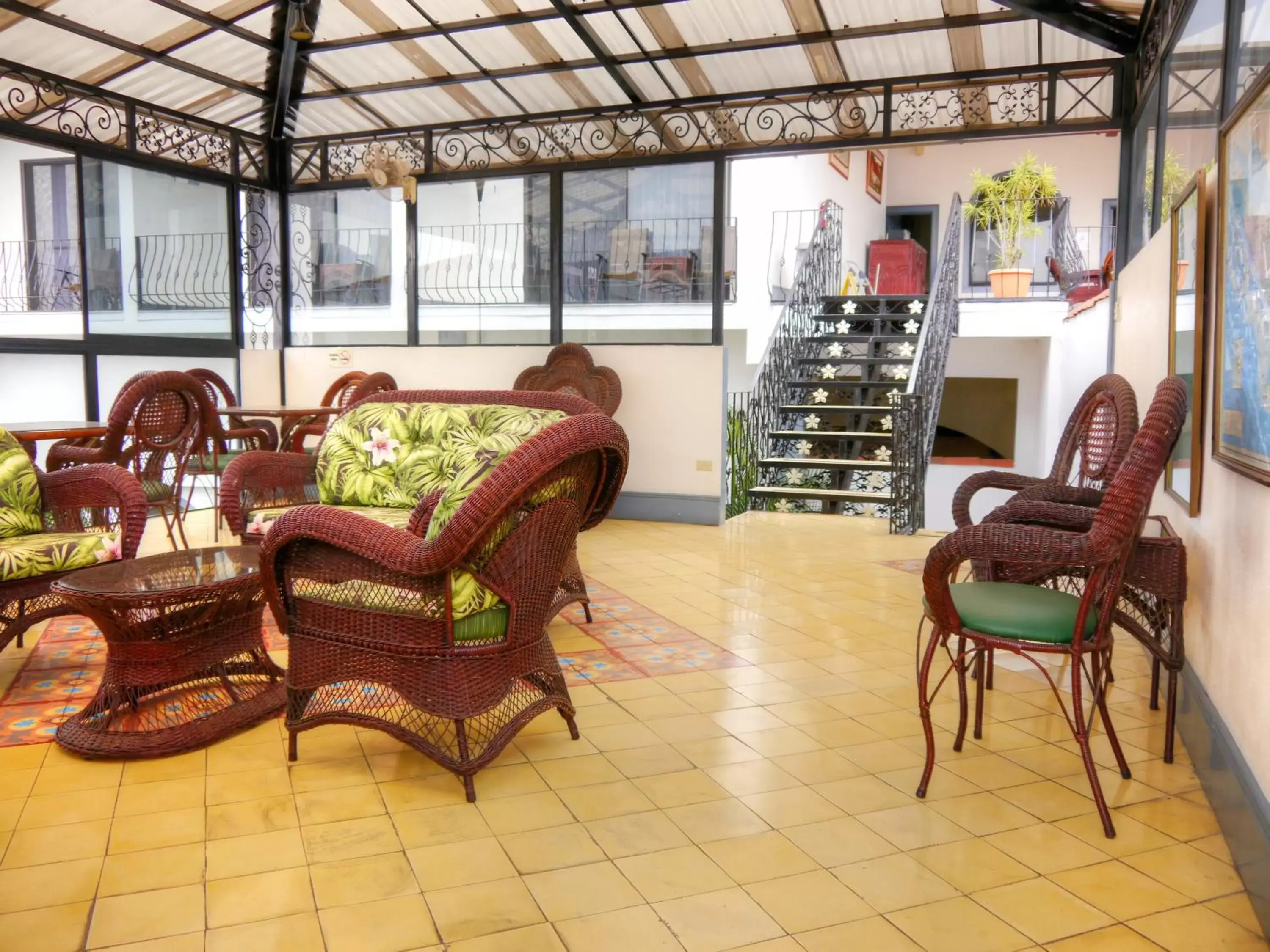 Balcony/Terrace, Restaurant/Places to Eat in Hotel Santo Tomas / Historical Property