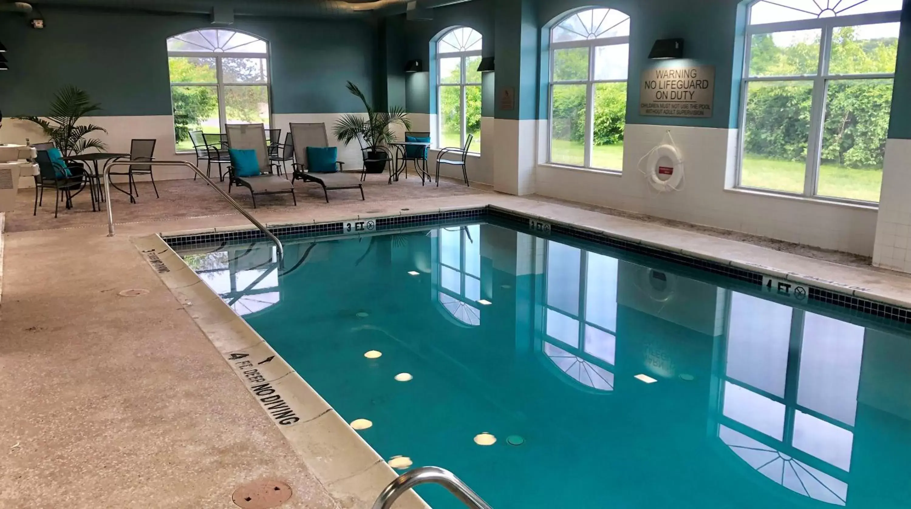 Swimming Pool in Country Inn & Suites by Radisson, Harrisburg West, PA
