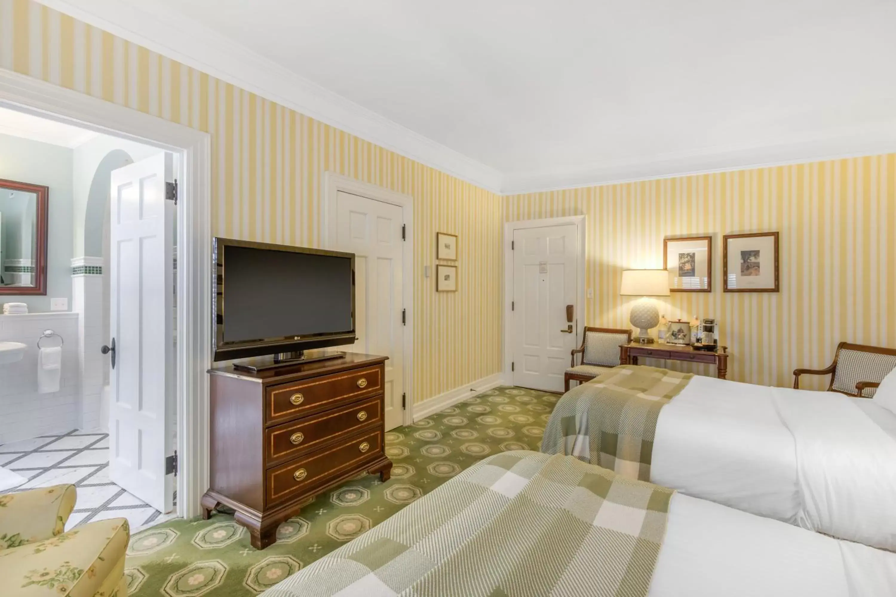 Bedroom, TV/Entertainment Center in The Omni Homestead Resort