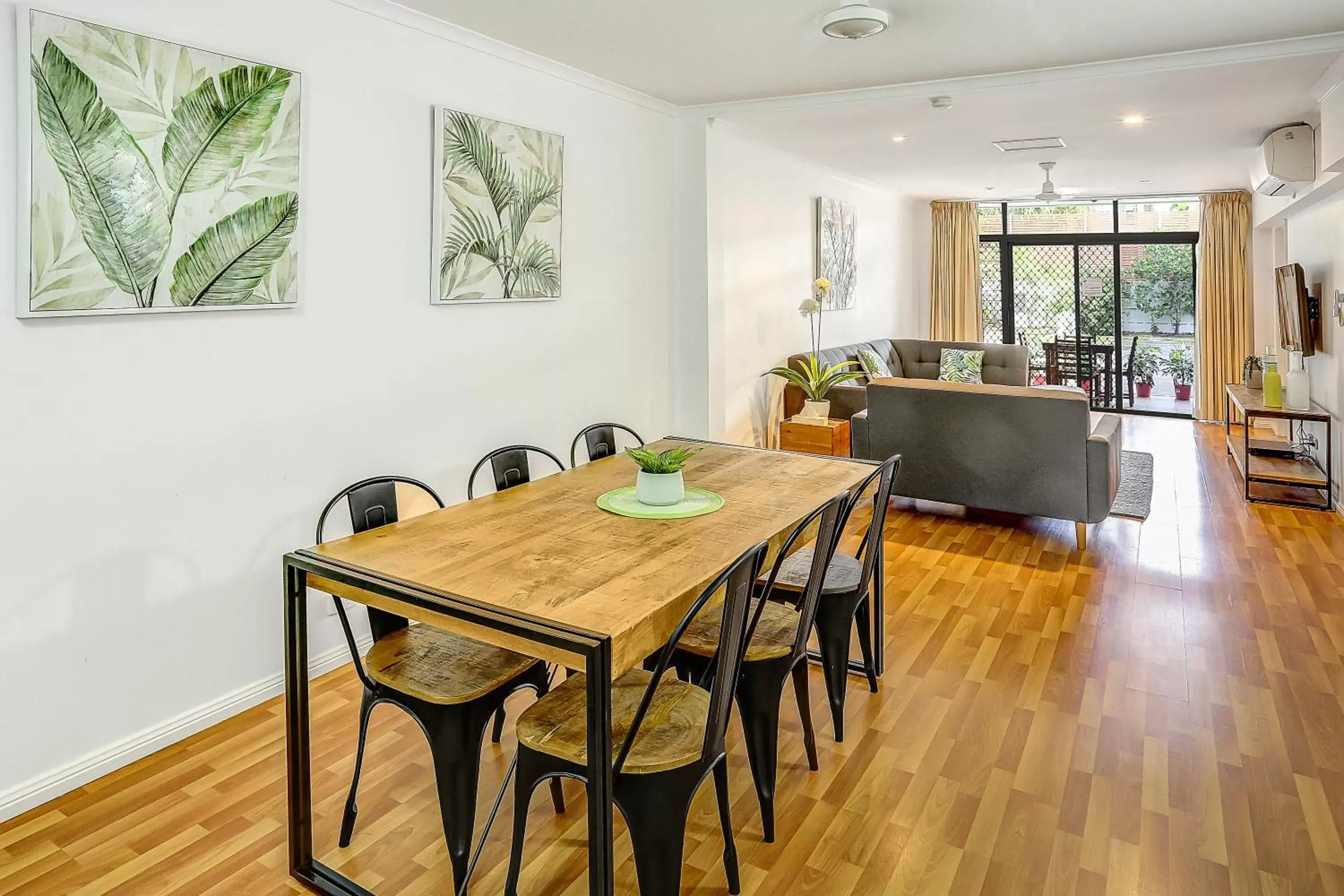 Living room, Dining Area in Cascade Gardens