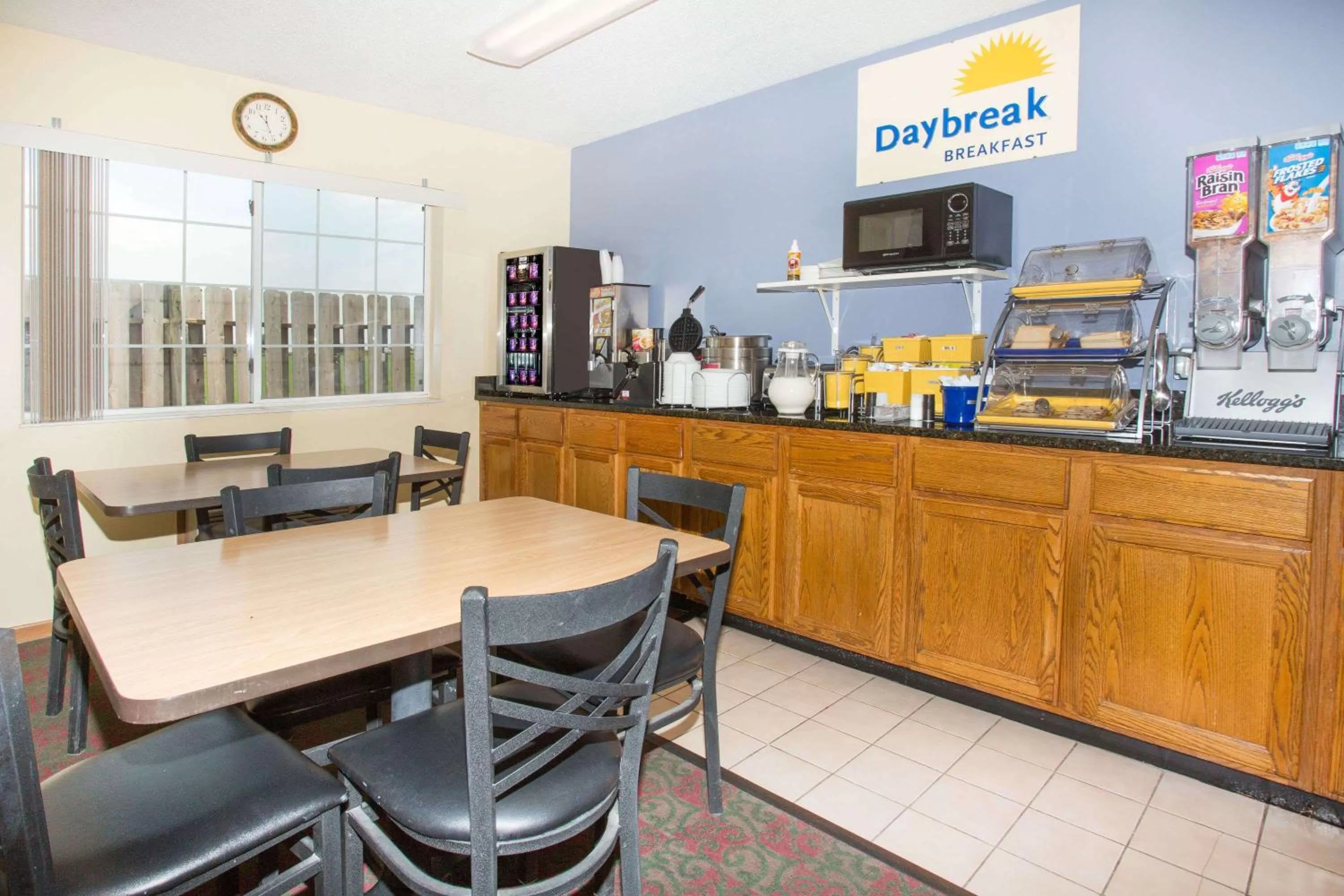 Restaurant/places to eat in Days Inn by Wyndham Lexington NE