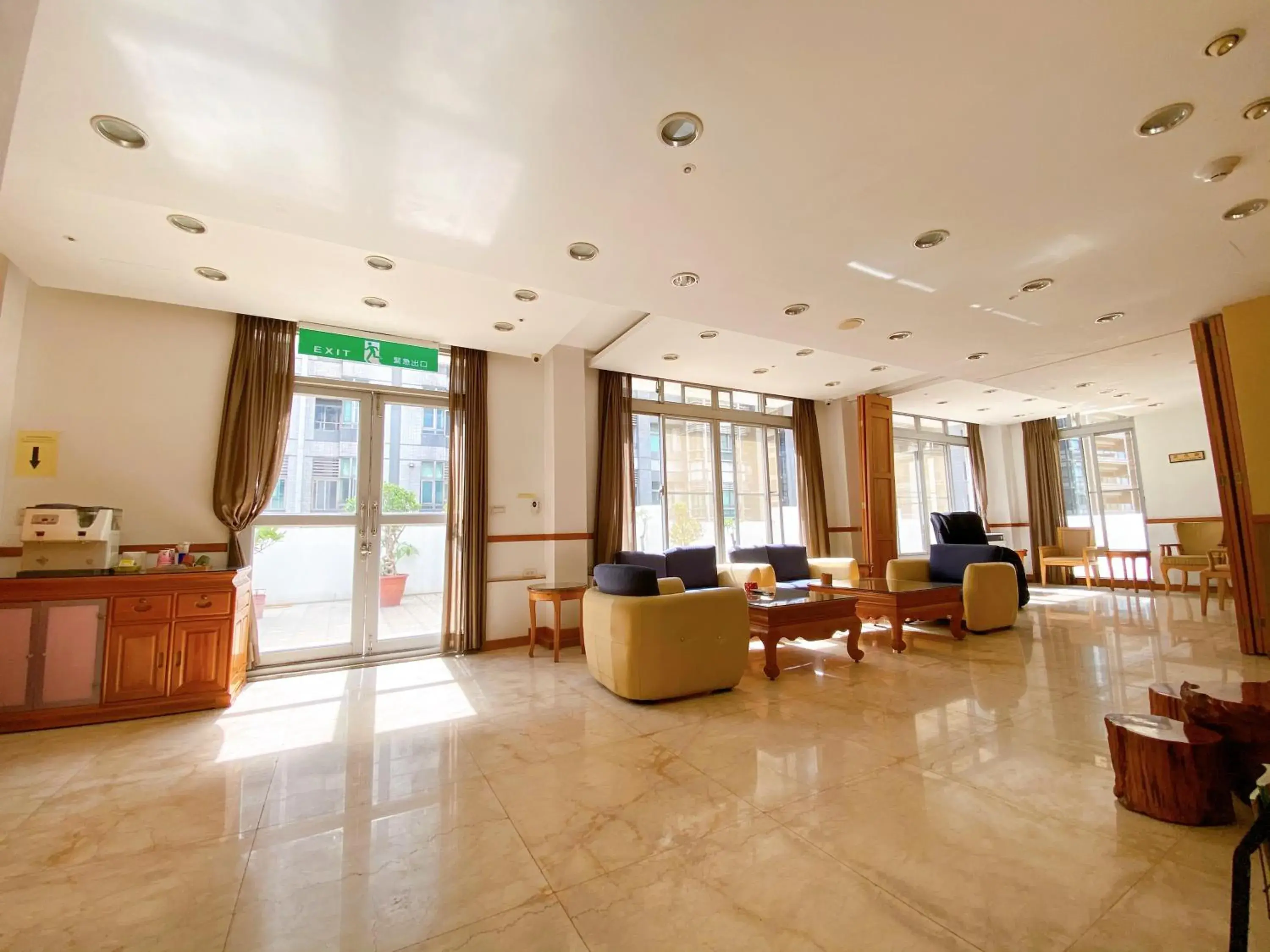 Lounge or bar, Lobby/Reception in Kai Du Hotel