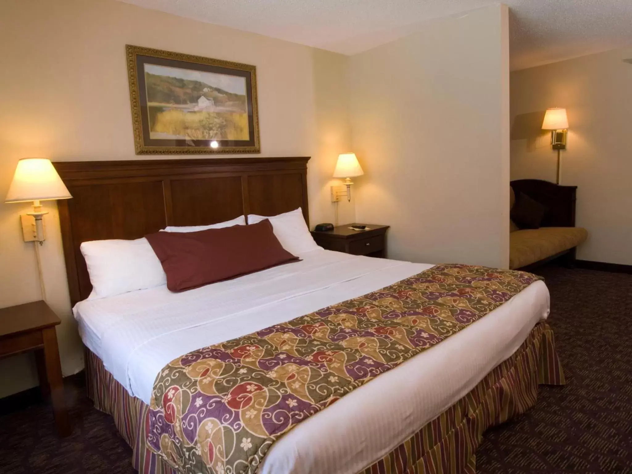 Bedroom, Bed in Lamplighter Inn-South Bedroom, Bed in Lamplighter Inn-South